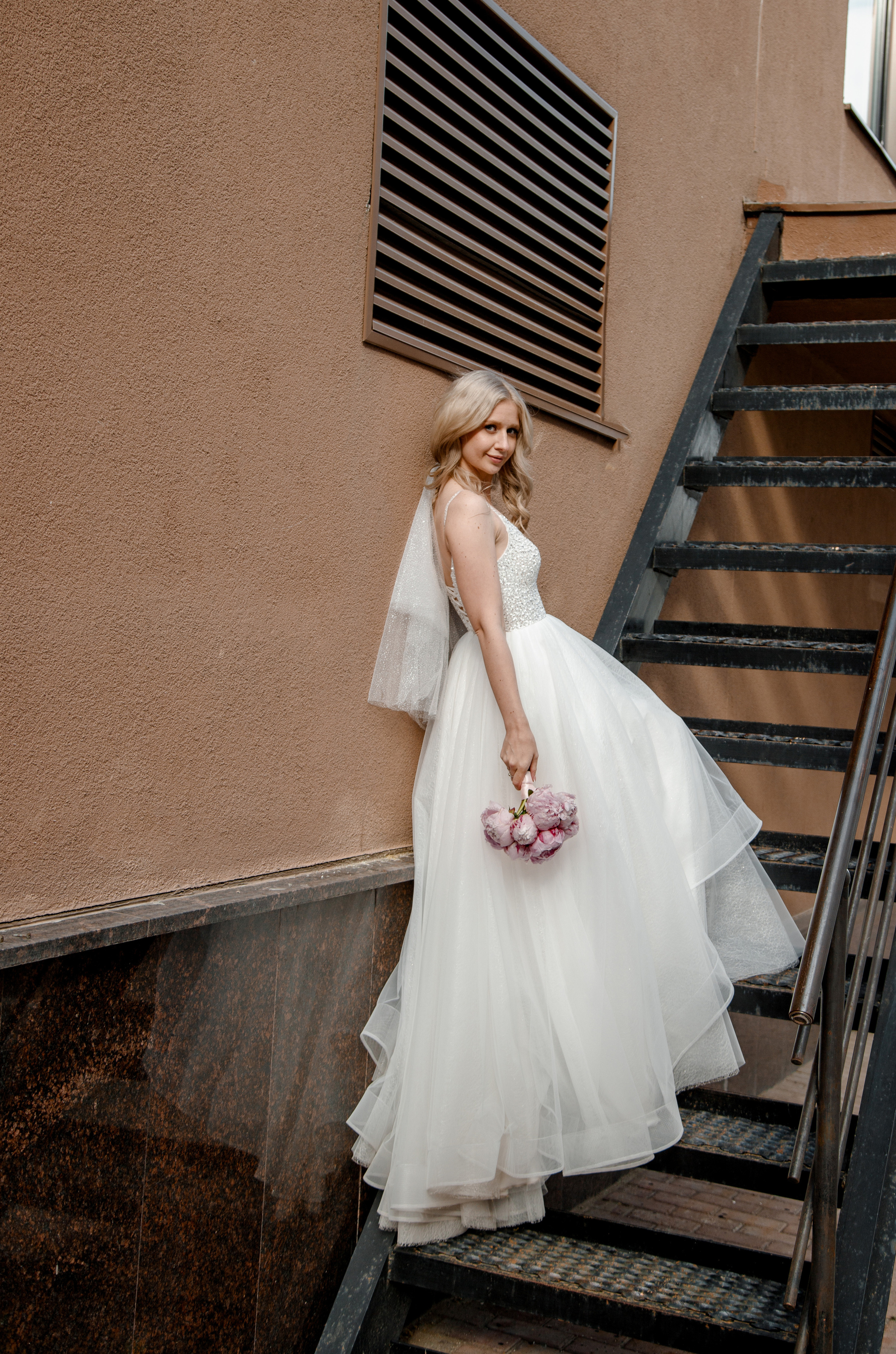 Прогулка после Загса Костя и Катюша. Свадебный и семейный фотограф Ибрагимова Мария из Екатеринбурга