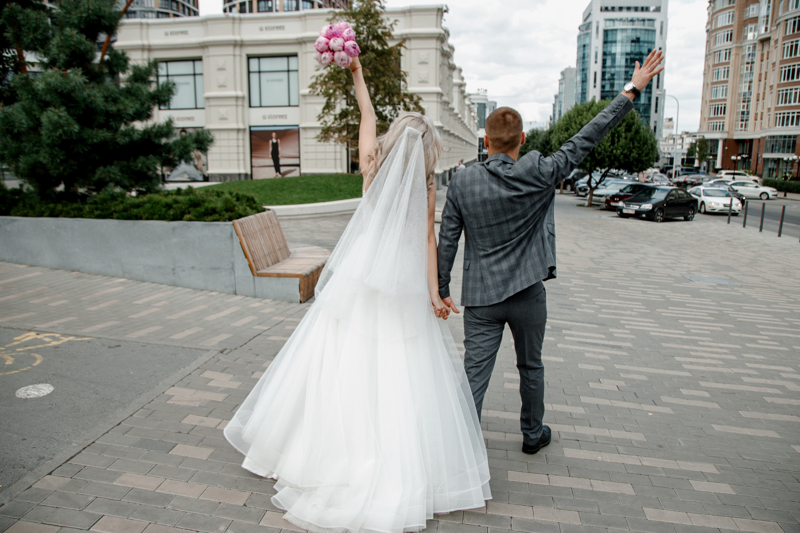 Прогулка после Загса Костя и Катюша. Свадебный и семейный фотограф Ибрагимова Мария из Екатеринбурга