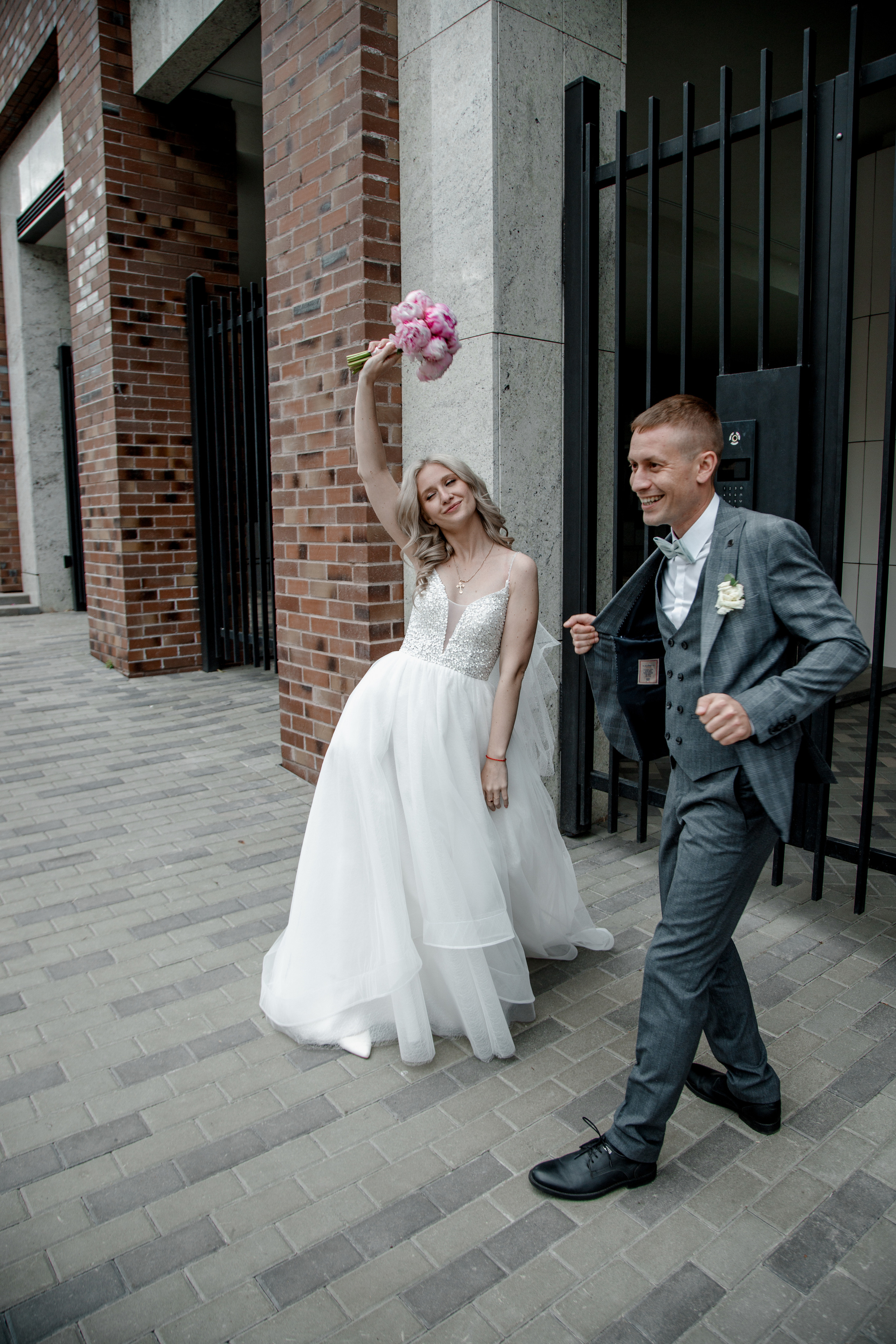 Прогулка после Загса Костя и Катюша. Свадебный и семейный фотограф Ибрагимова Мария из Екатеринбурга