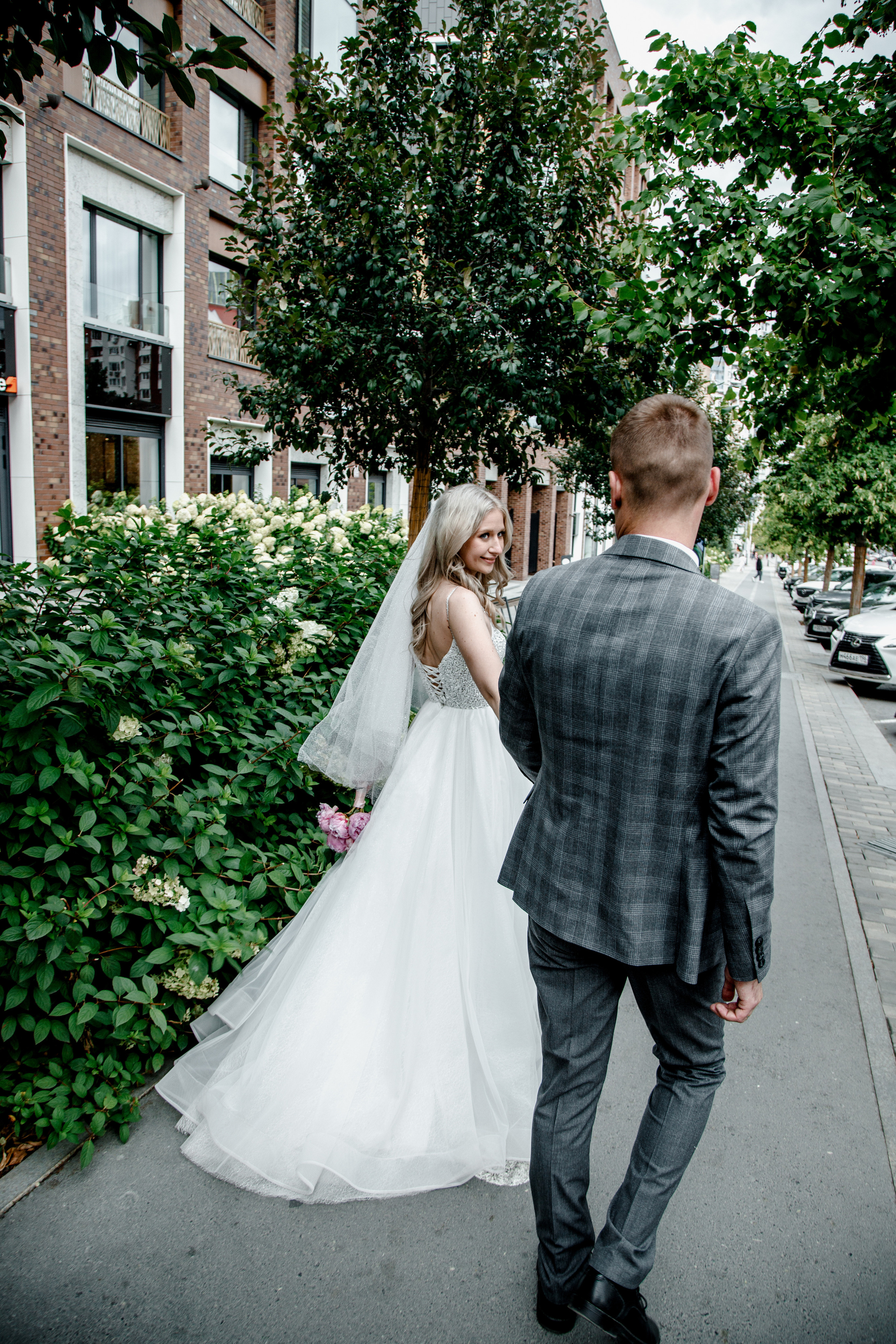 Прогулка после Загса Костя и Катюша. Свадебный и семейный фотограф Ибрагимова Мария из Екатеринбурга