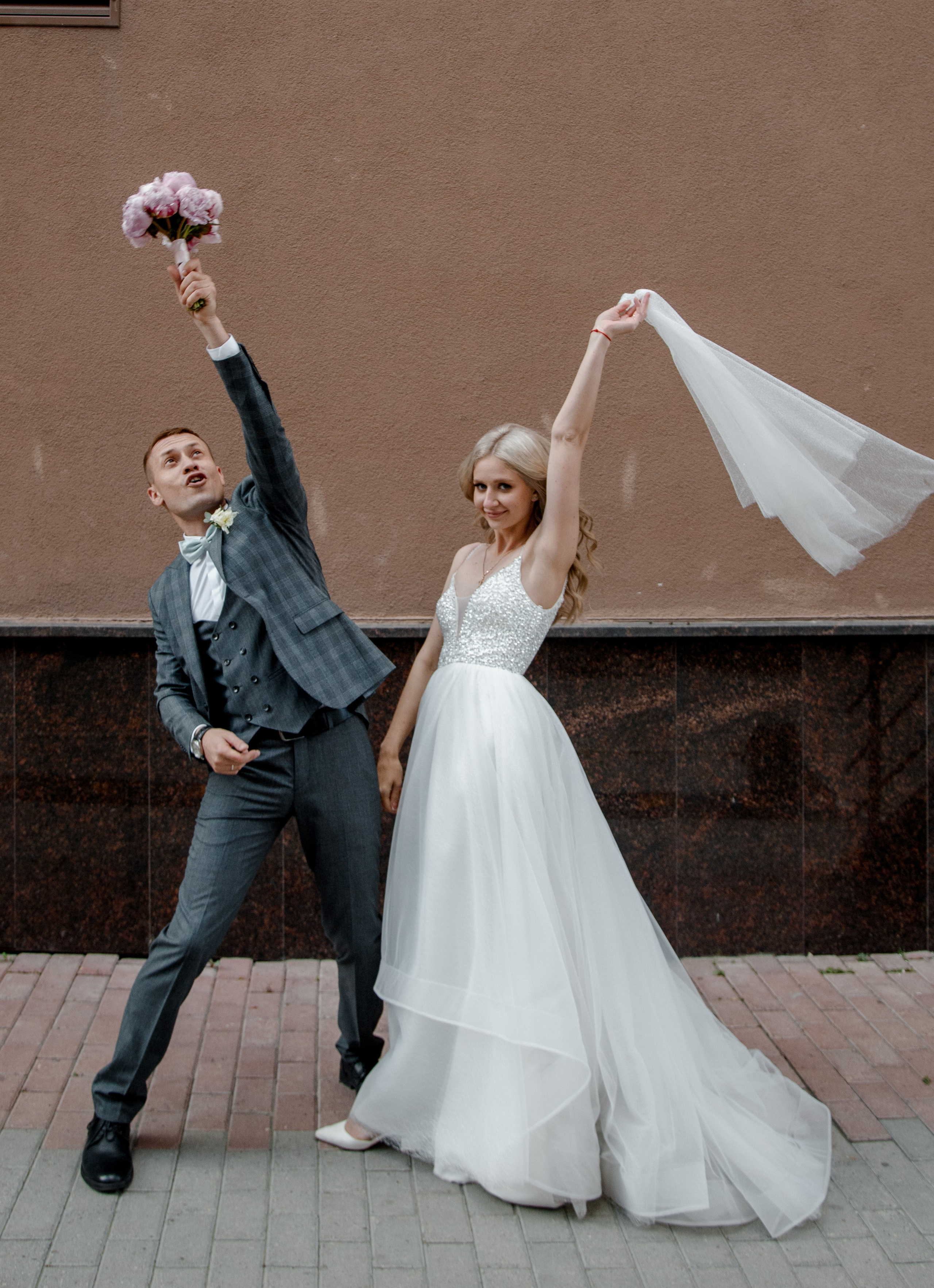 Прогулка после Загса Костя и Катюша. Свадебный и семейный фотограф Ибрагимова Мария из Екатеринбурга