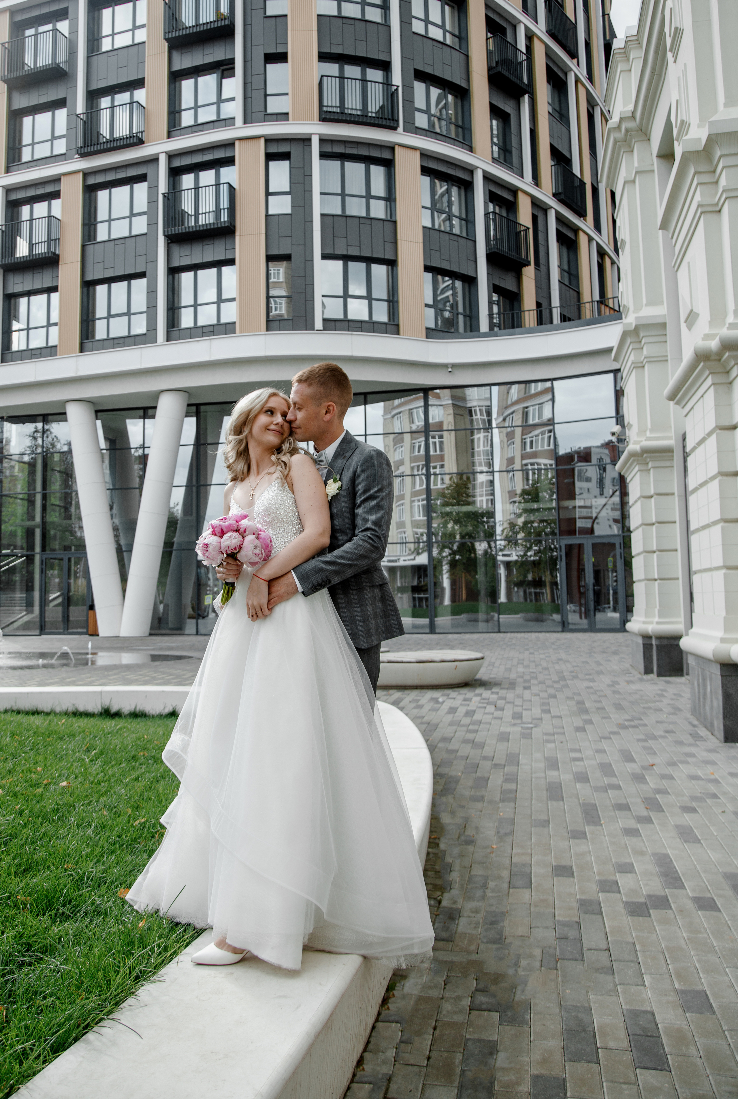 Прогулка после Загса Костя и Катюша. Свадебный и семейный фотограф Ибрагимова Мария из Екатеринбурга