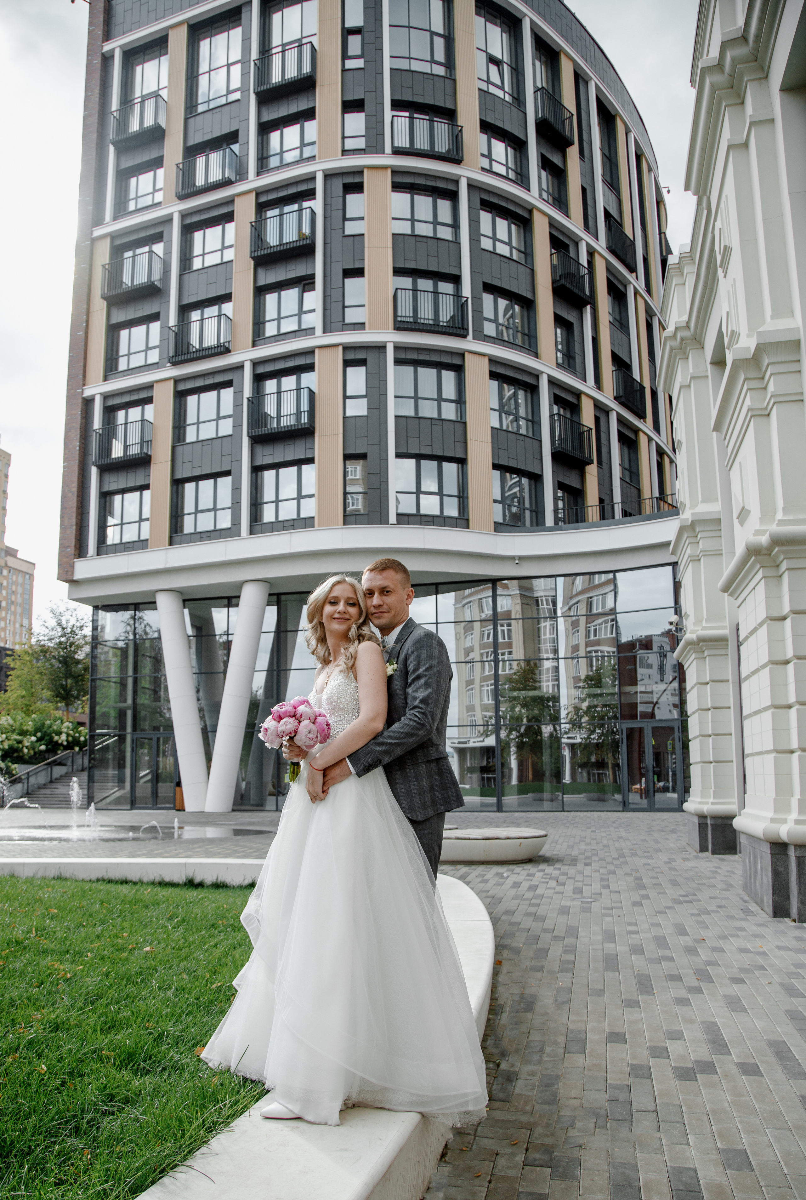 Прогулка после Загса Костя и Катюша. Свадебный и семейный фотограф Ибрагимова Мария из Екатеринбурга