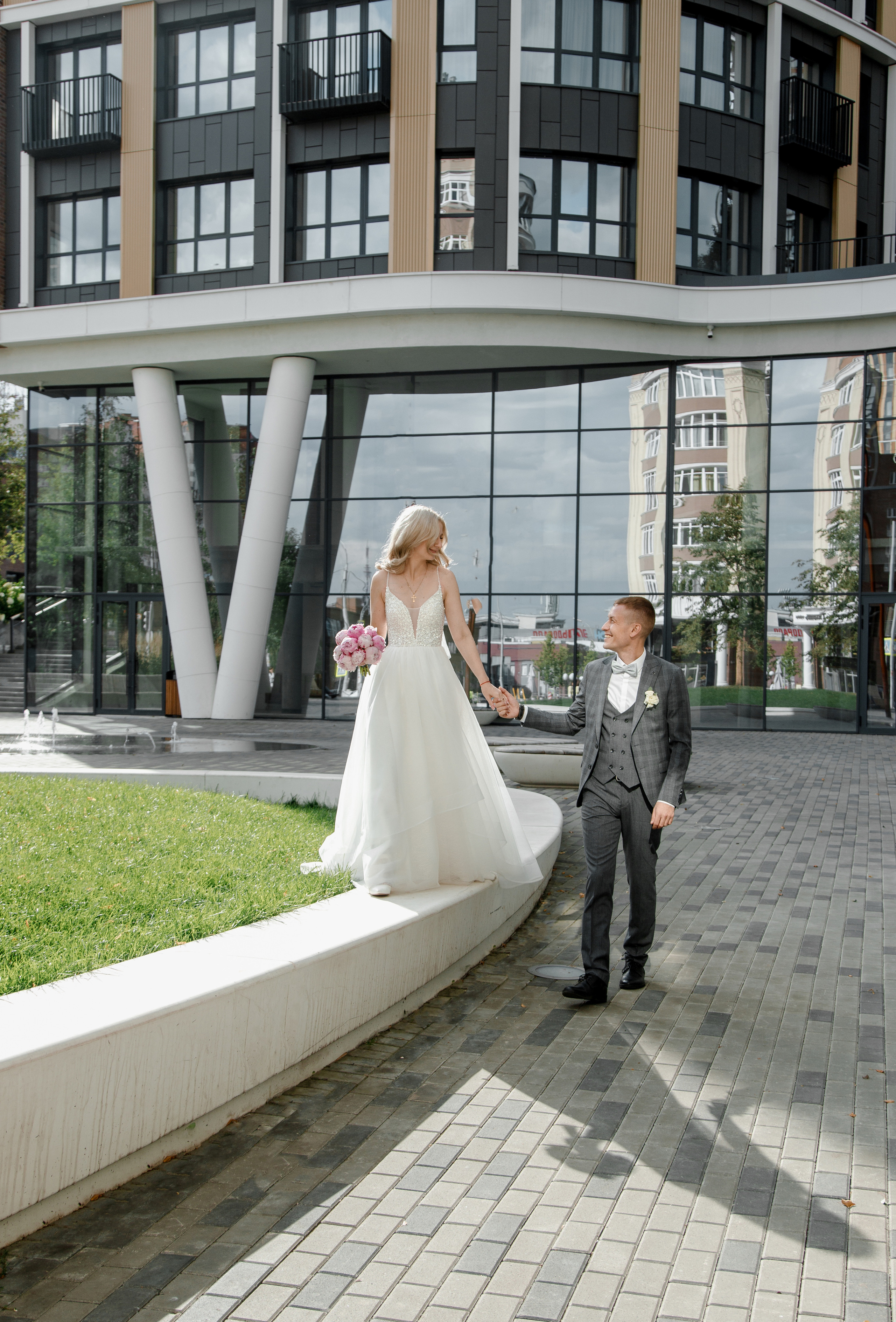 Прогулка после Загса Костя и Катюша. Свадебный и семейный фотограф Ибрагимова Мария из Екатеринбурга