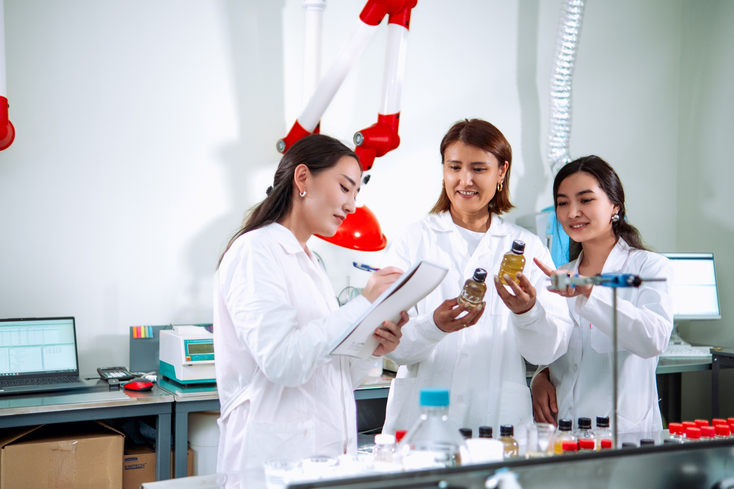 Портреты. Портреты и репортажные съемки с душой: ваш уникальный момент в объективе Руфата, профессионального фотографа Алматы