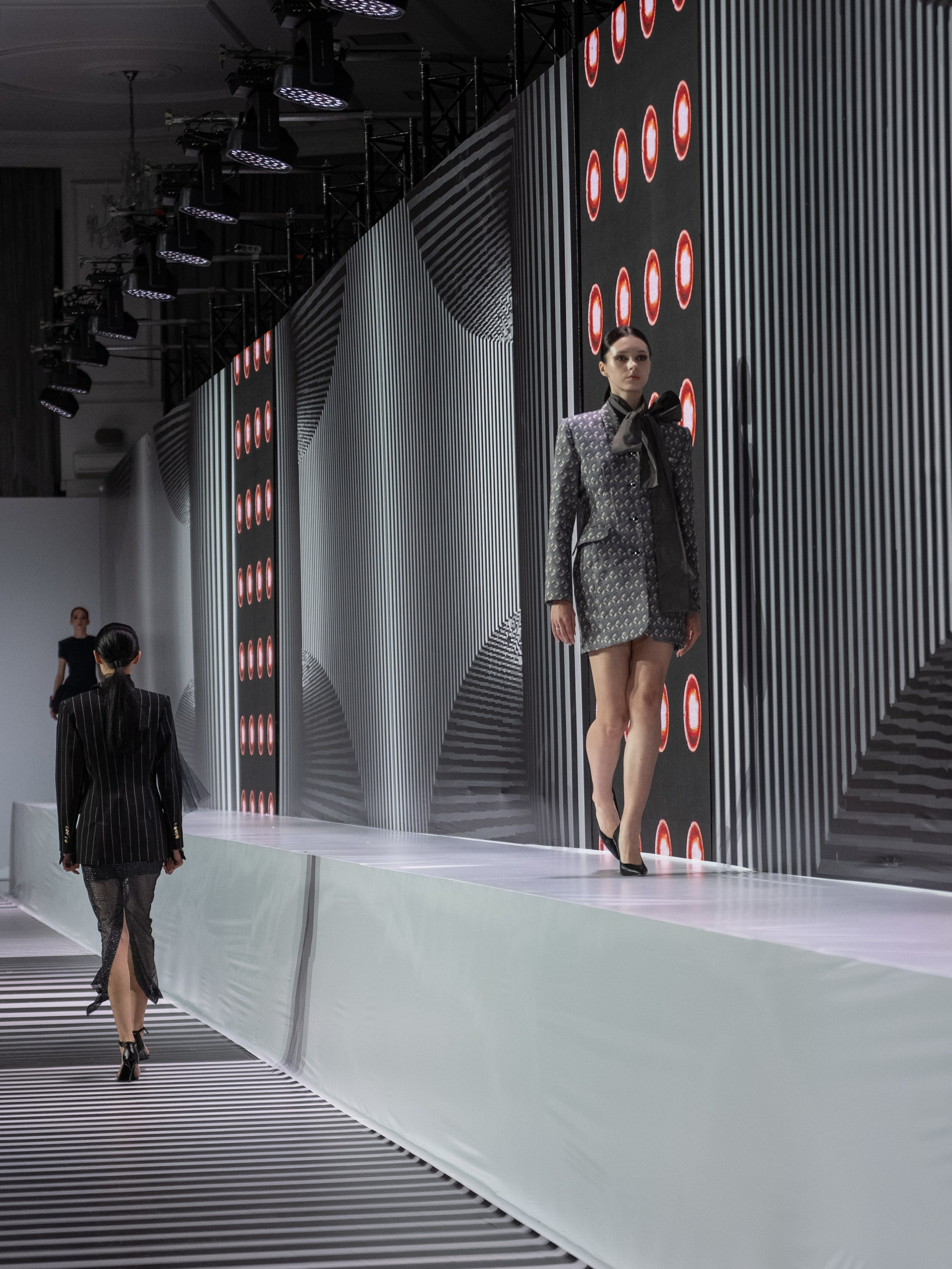 NIKITA OKISHEV. Сайт Алматинского НЮ АРТ, будуар и фэшн фотографа Дениса Карпенко