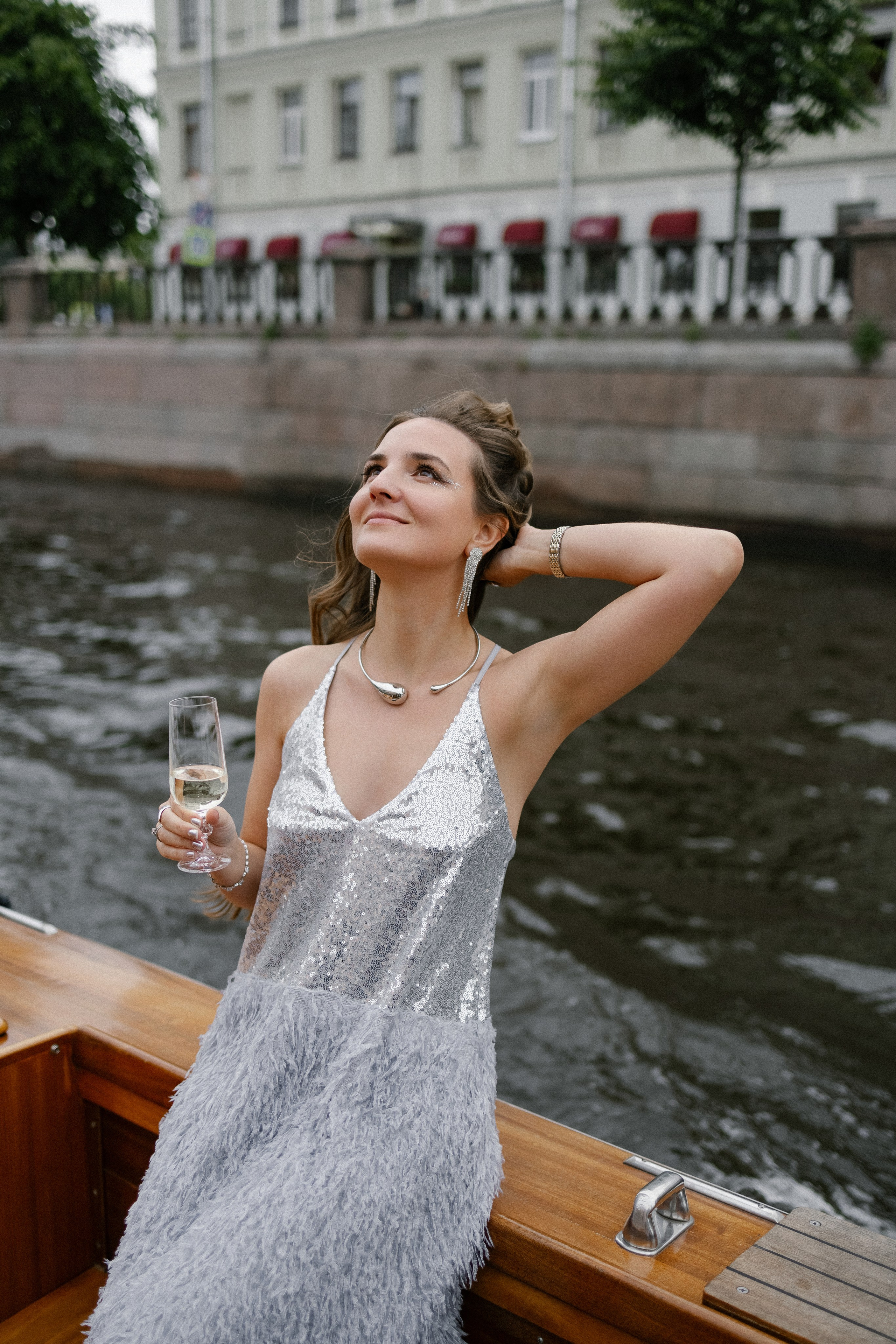 Прогулка на венецианском катере. Свадебный фотограф в Санкт-Петербурге Ксения Кобышева