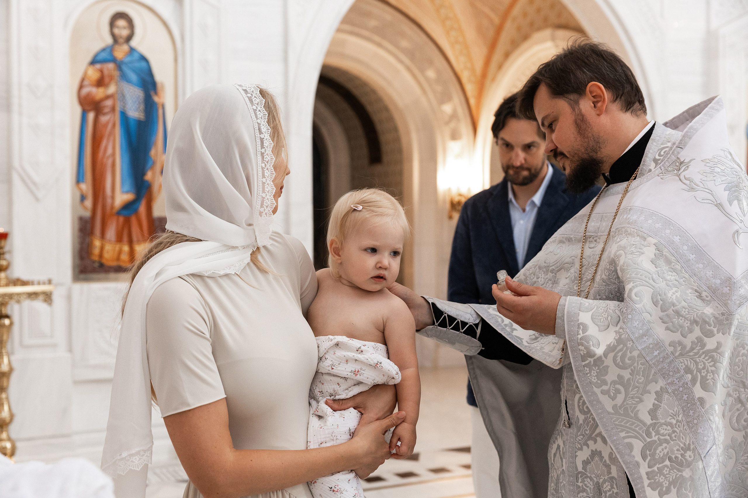 Крещение Аделины. Фотограф Крещение, Выписка москва