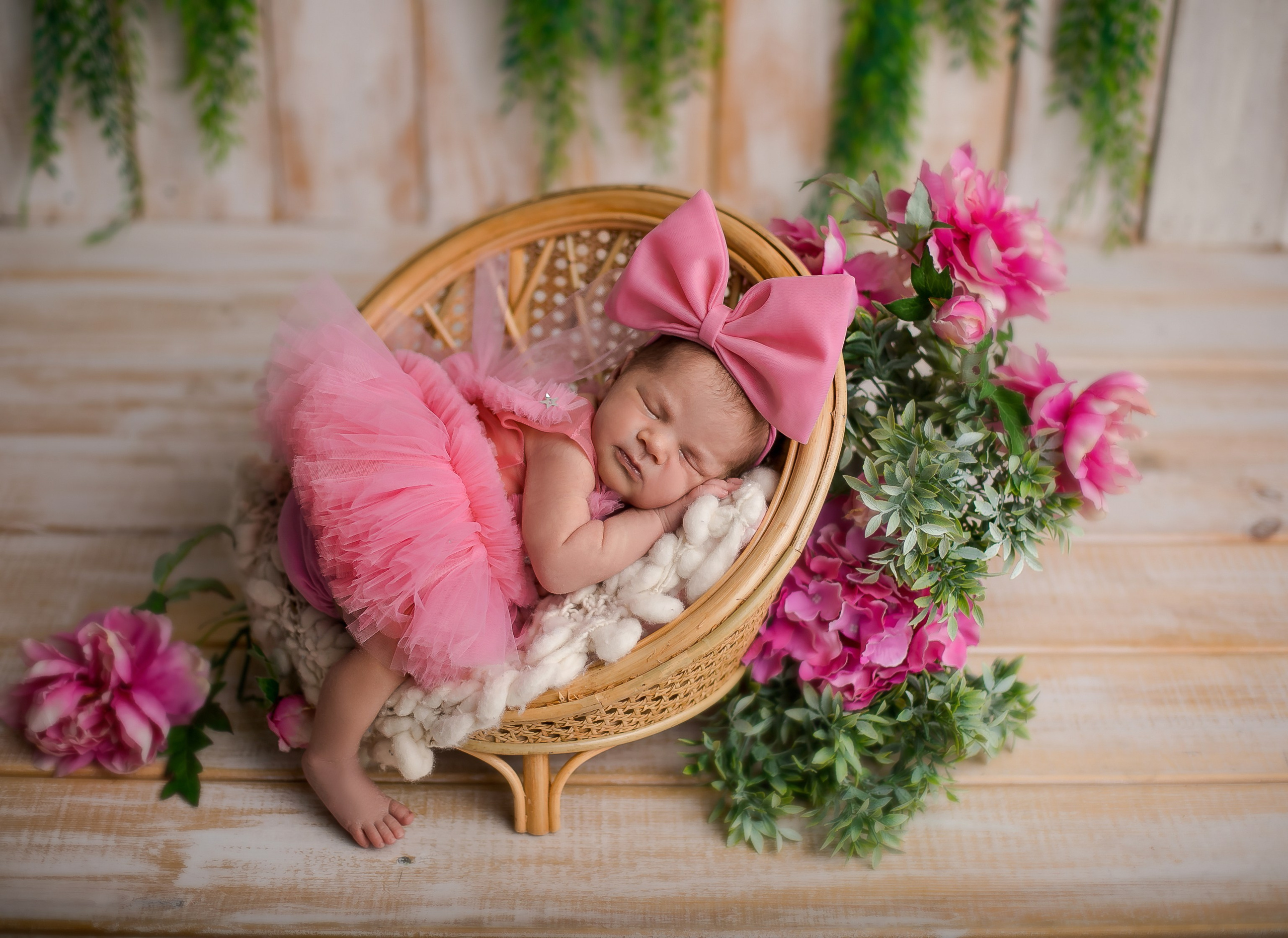 Newborn девочки. Главная