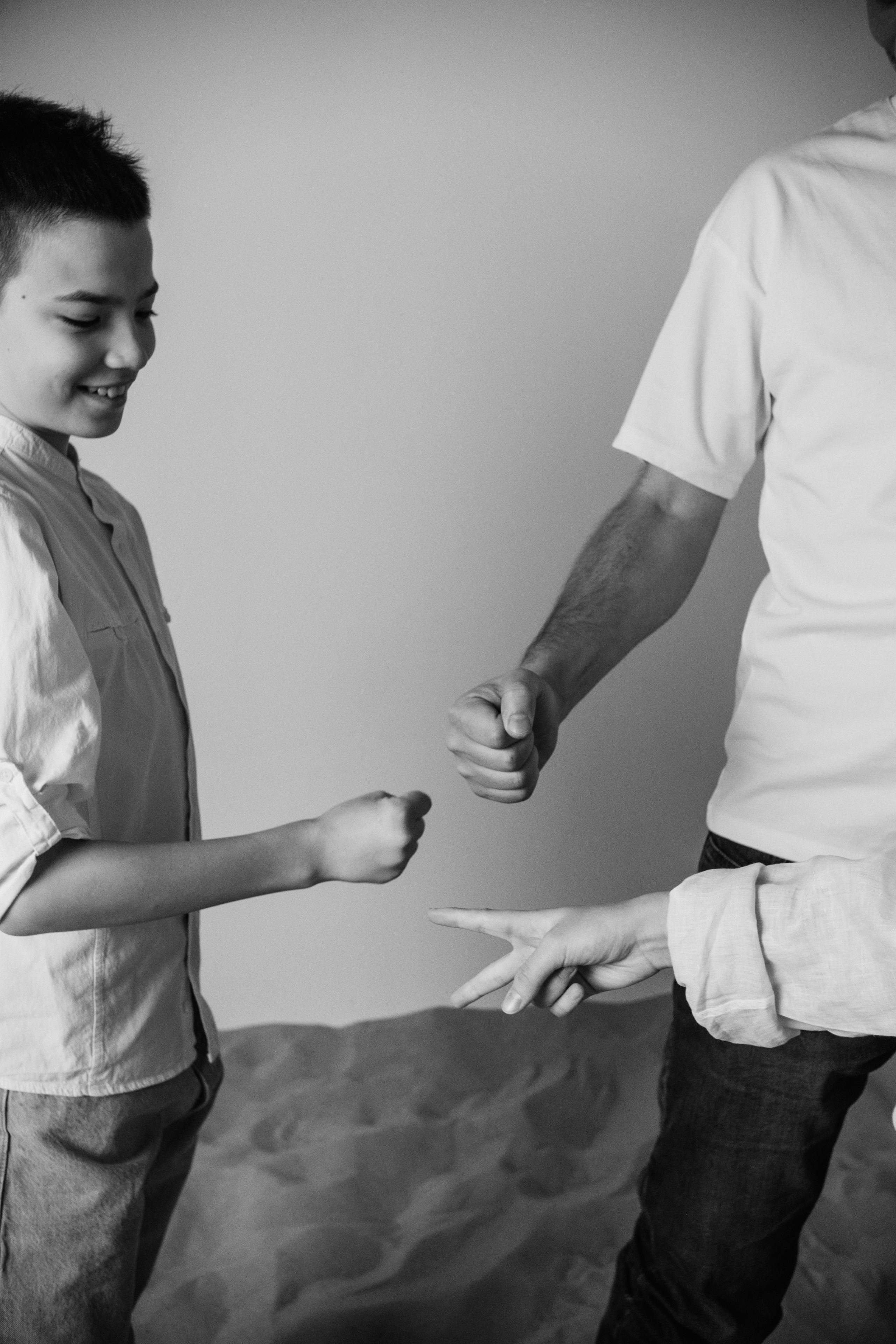 Семейная фотосессия в студии со взрослыми детьми мама папа дочь и сын. Портретный фотограф в Москве Ольга Акушко