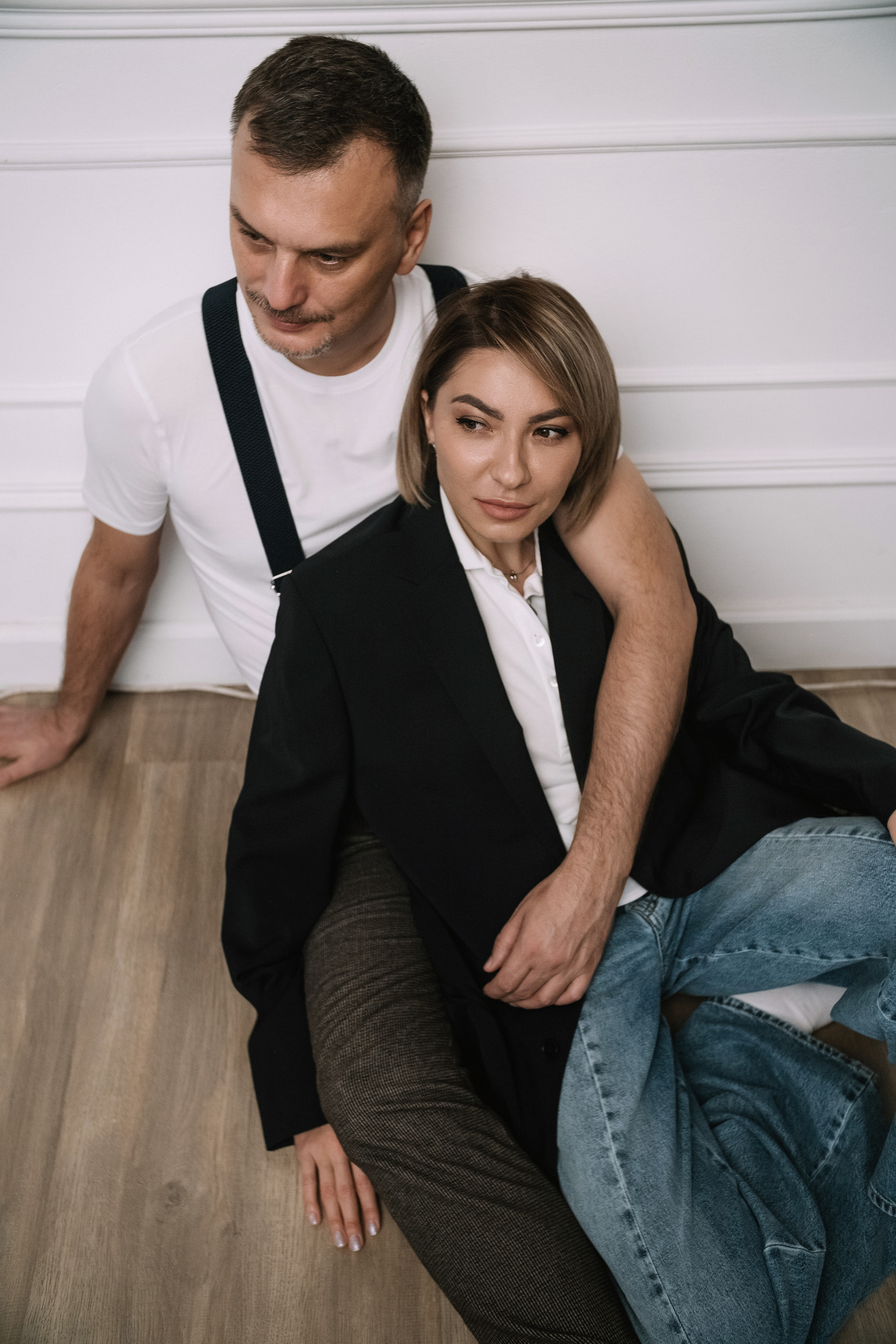 Семейная фотосессия в студии со взрослыми детьми мама папа дочь и сын. Портретный фотограф в Москве Ольга Акушко