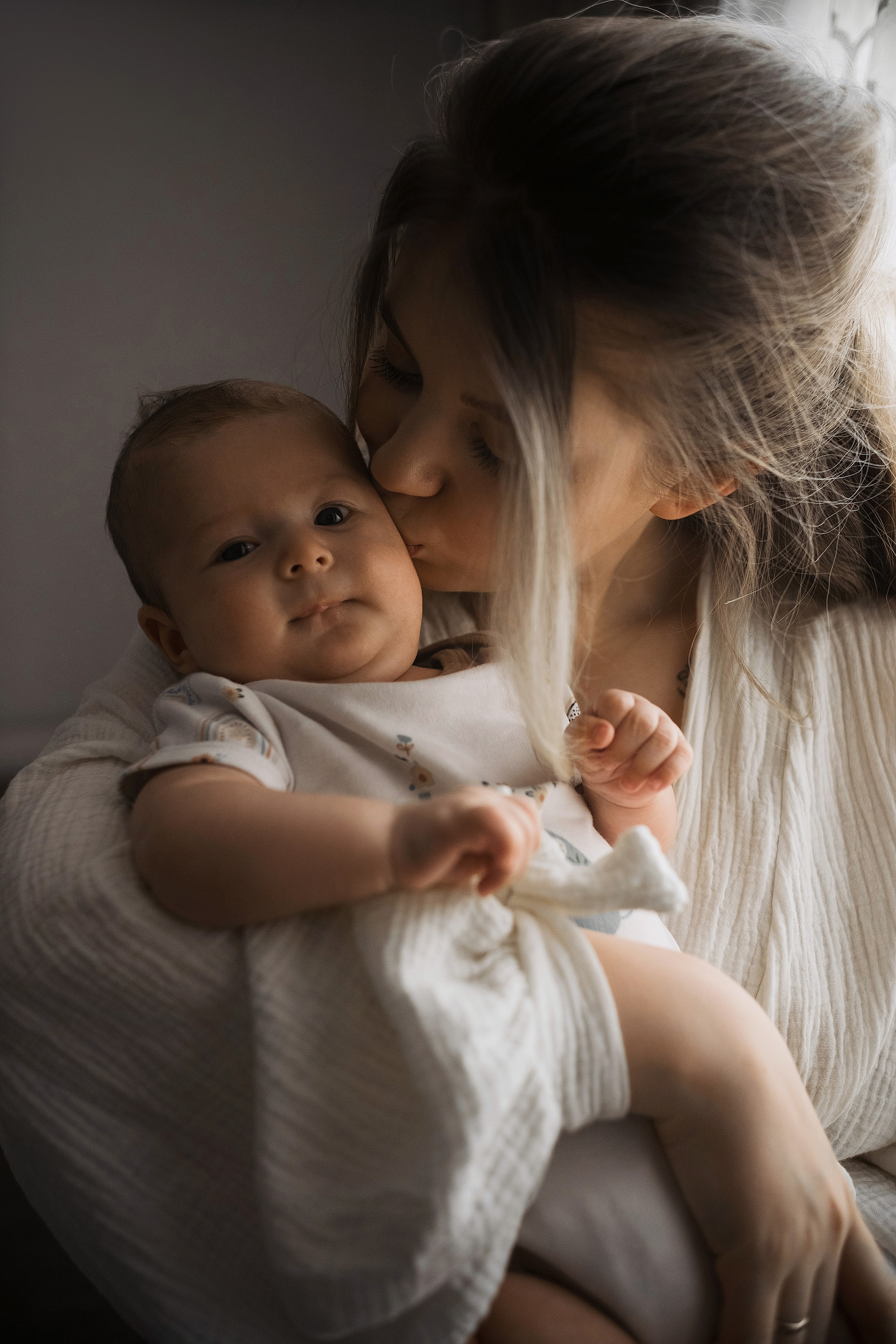 Первая домашняя фотосессия малыша 3 месяца. Портретный фотограф в Москве Ольга Акушко