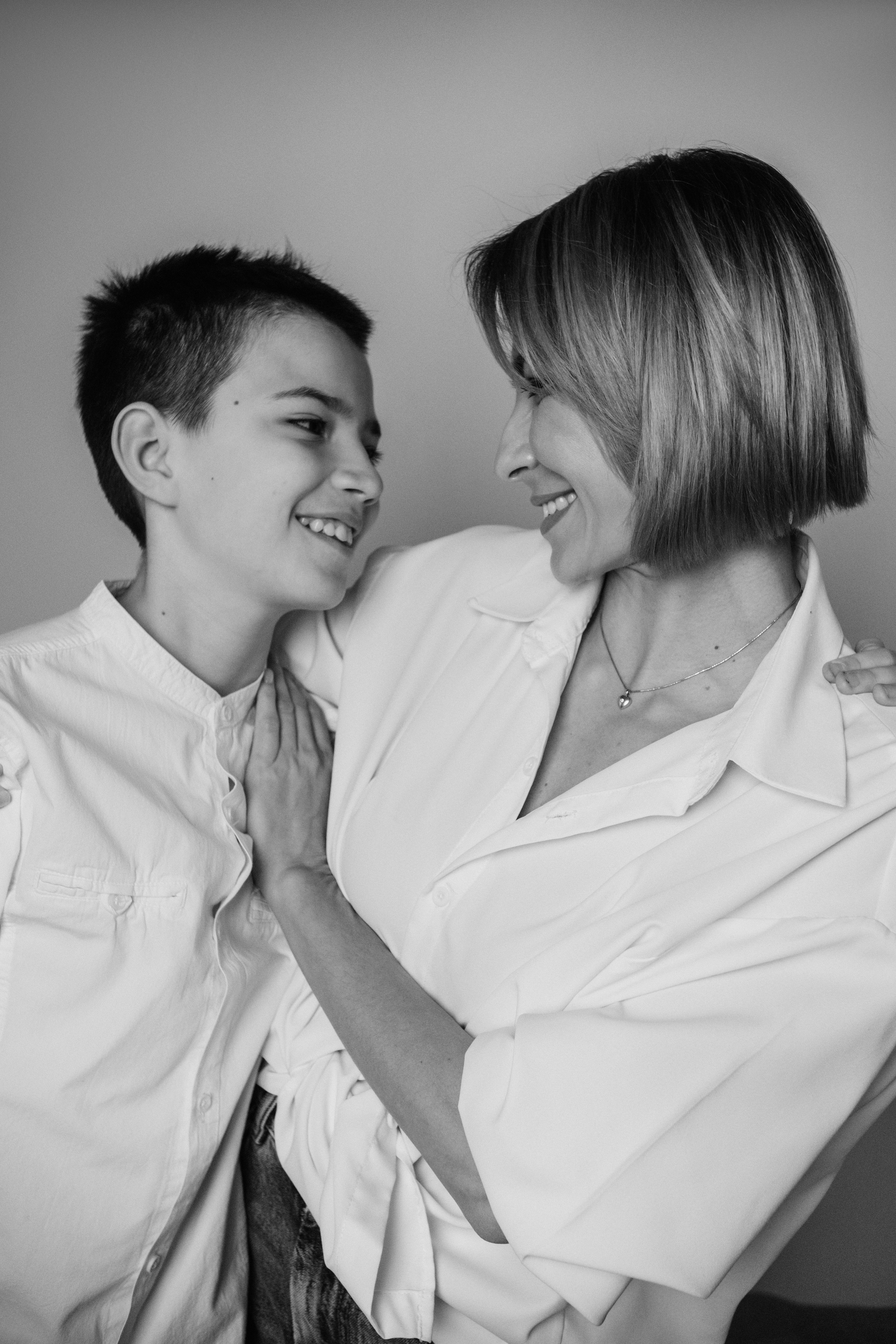 Семейная фотосессия в студии со взрослыми детьми мама папа дочь и сын. Портретный фотограф в Москве Ольга Акушко