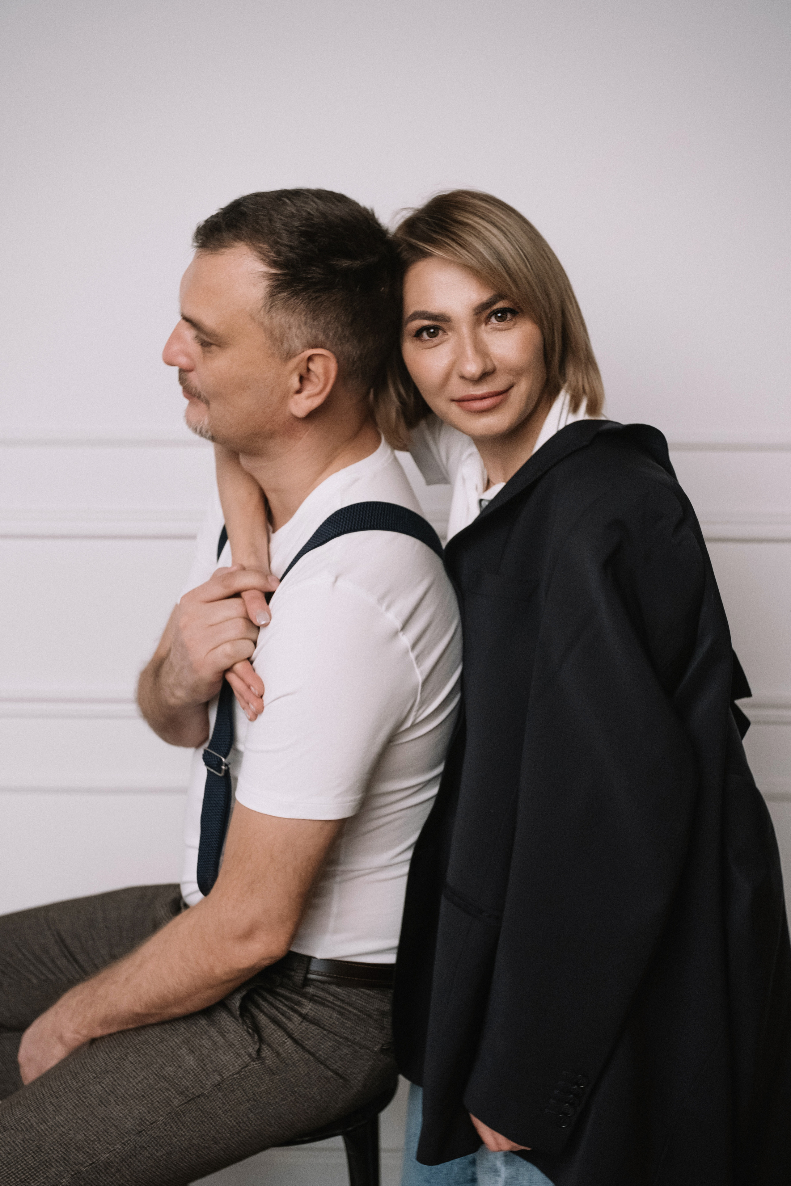 Семейная фотосессия в студии со взрослыми детьми мама папа дочь и сын. Портретный фотограф в Москве Ольга Акушко