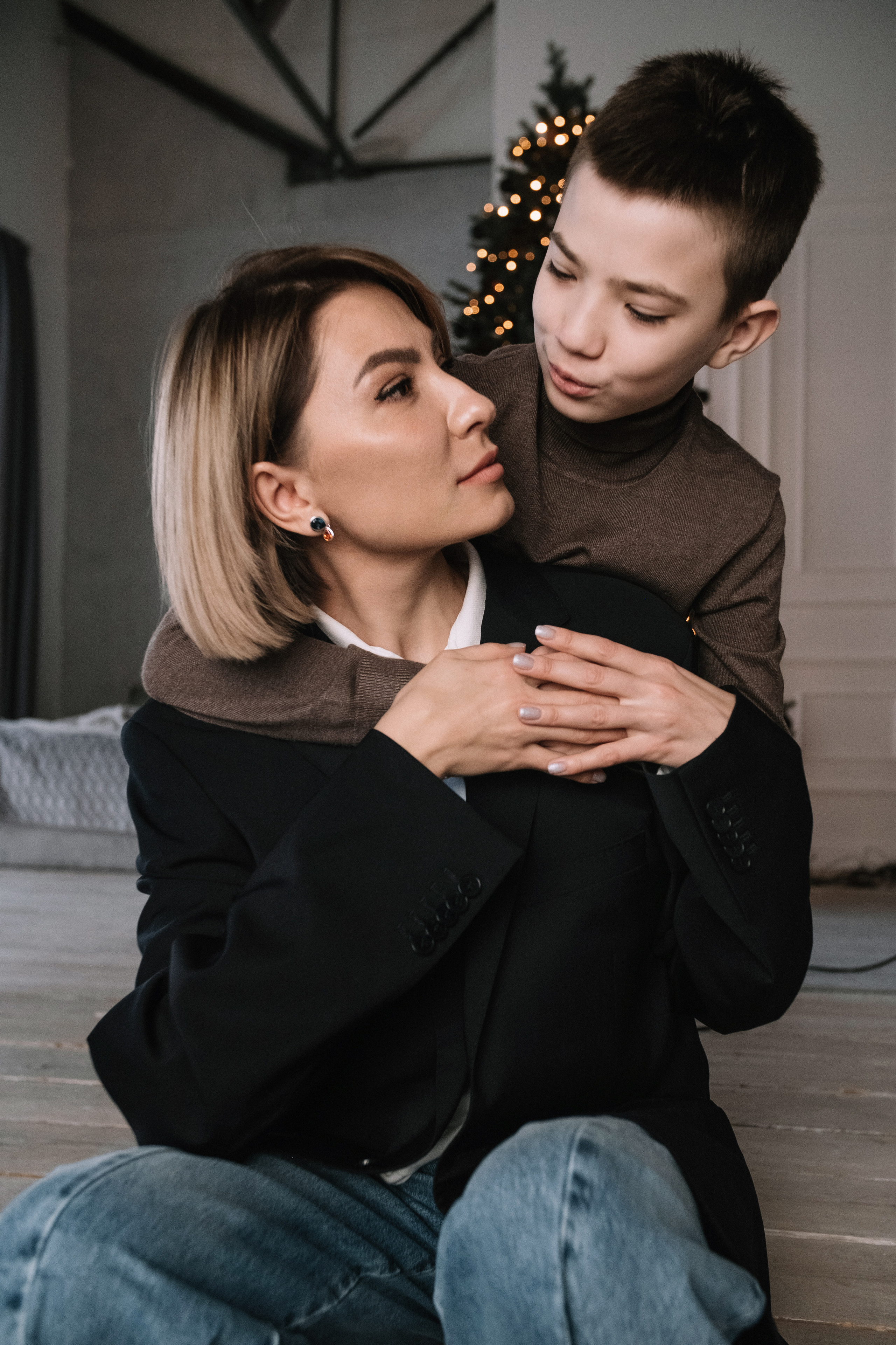 Семейная фотосессия в студии со взрослыми детьми мама папа дочь и сын. Портретный фотограф в Москве Ольга Акушко