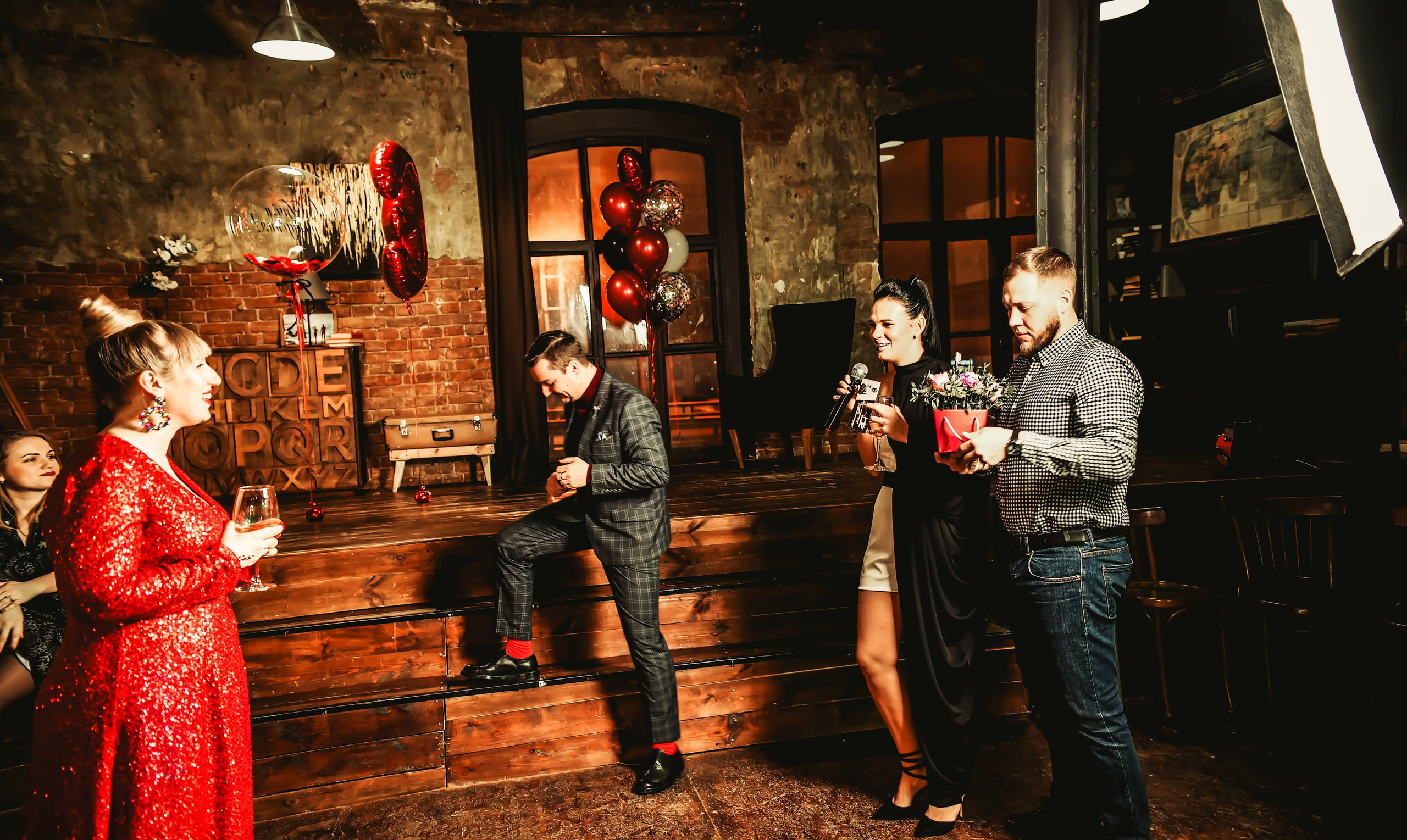 Тематическая вечеринка на юбилей 35 лет. Свадебный, семейный, детский, контент фотограф в Омске Максим Ильин