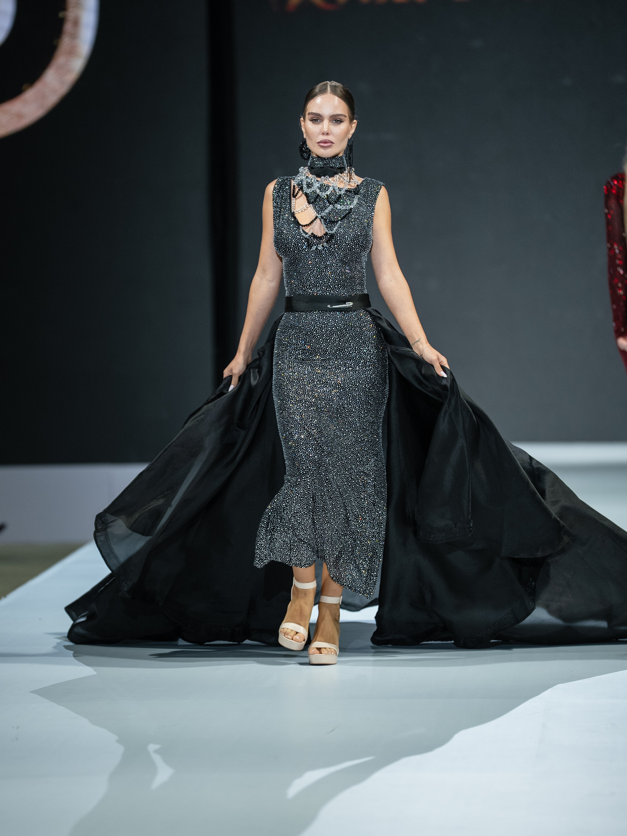EURASIAN FASHION WEEK Rina Collection. Сайт Алматинского НЮ АРТ, будуар и фэшн фотографа Дениса Карпенко