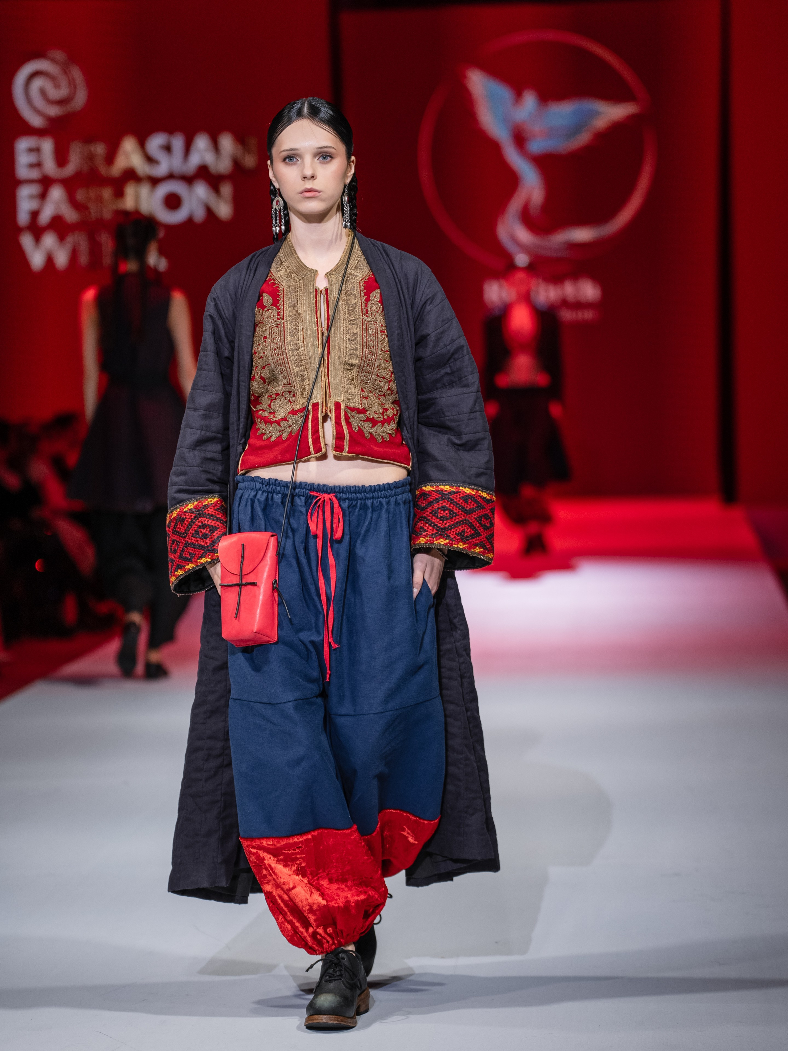 EURASIAN FASHION WEEK Reberth. Сайт Алматинского НЮ АРТ, будуар и фэшн фотографа Дениса Карпенко