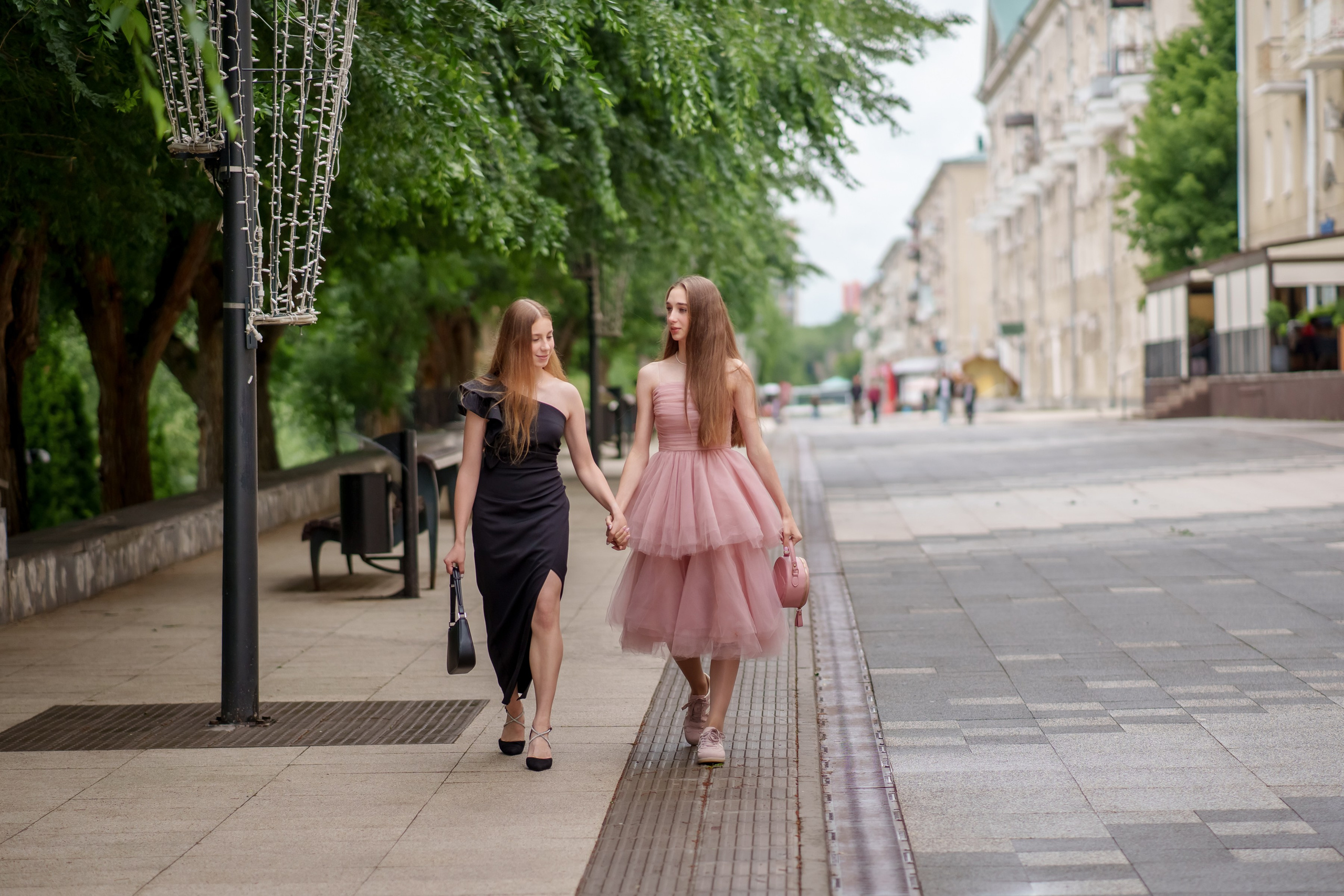 Уличная на набережной. ВЫПУСКНЫЕ АЛЬБОМЫ, Школьный фотограф, семейный и свадебный в Саратове и области Ольга Плаксина