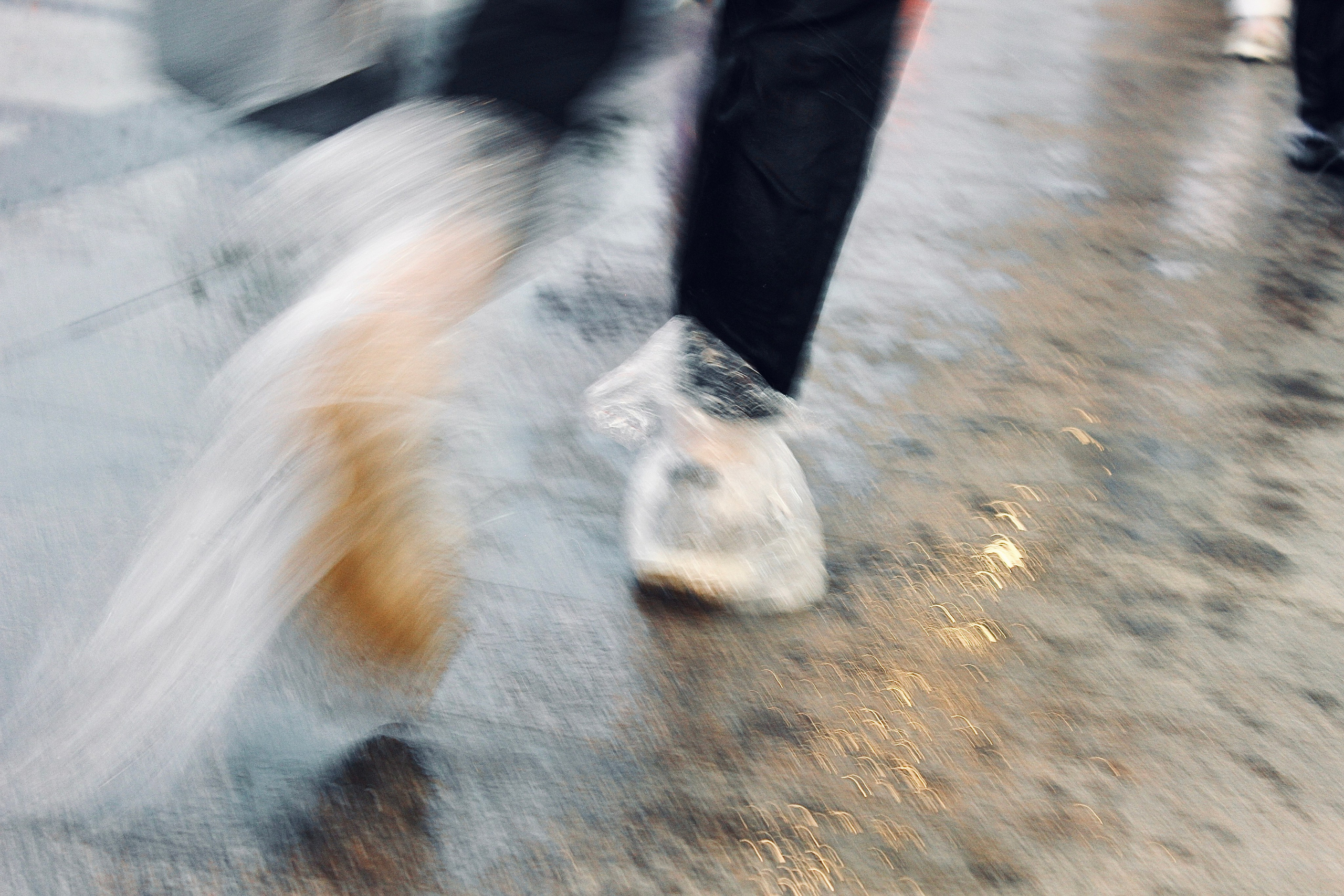 The rain caught us / Moscow 2024. POLINA MÔMOT