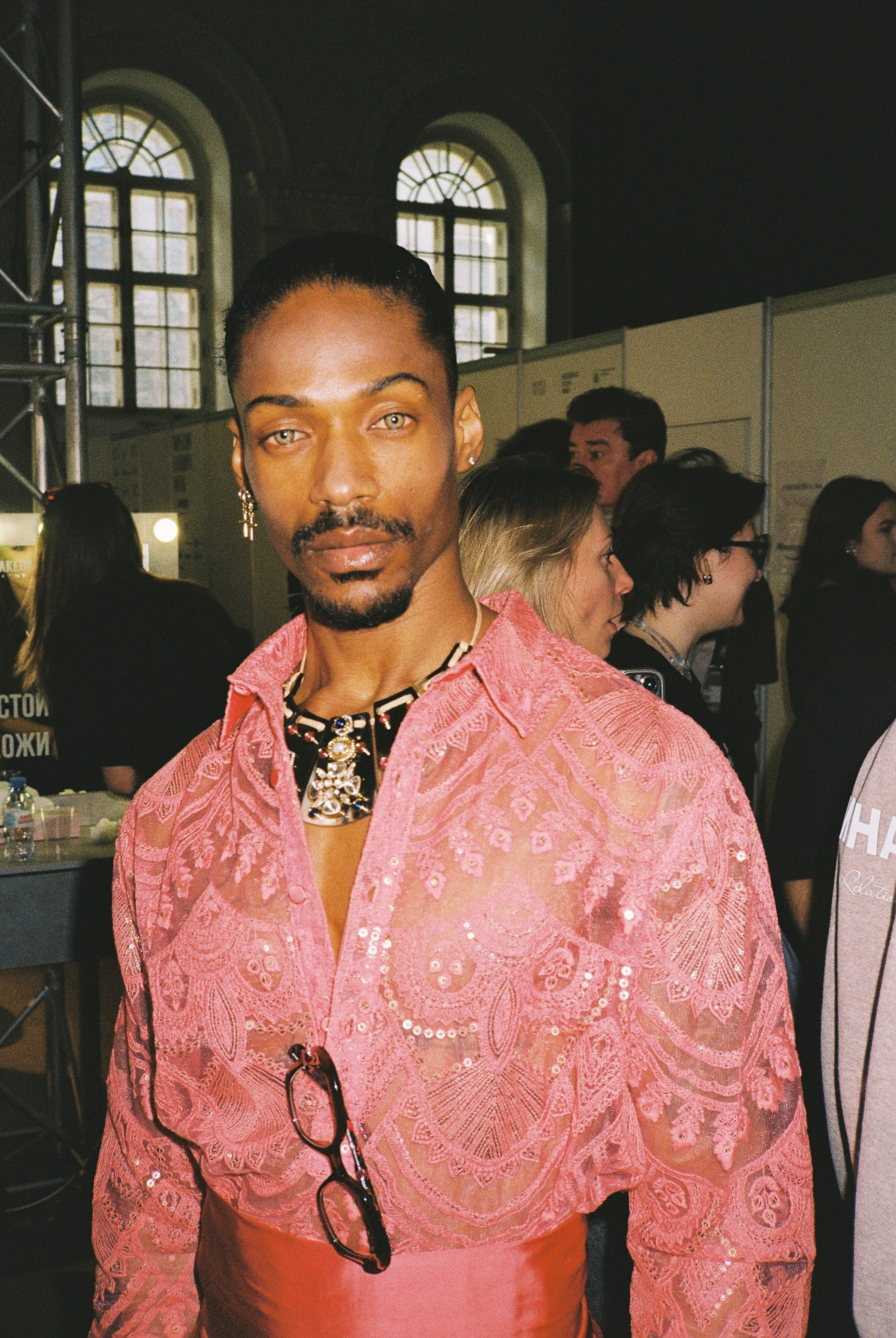 День 1. Плёночный фотограф Москва, Саша Звук