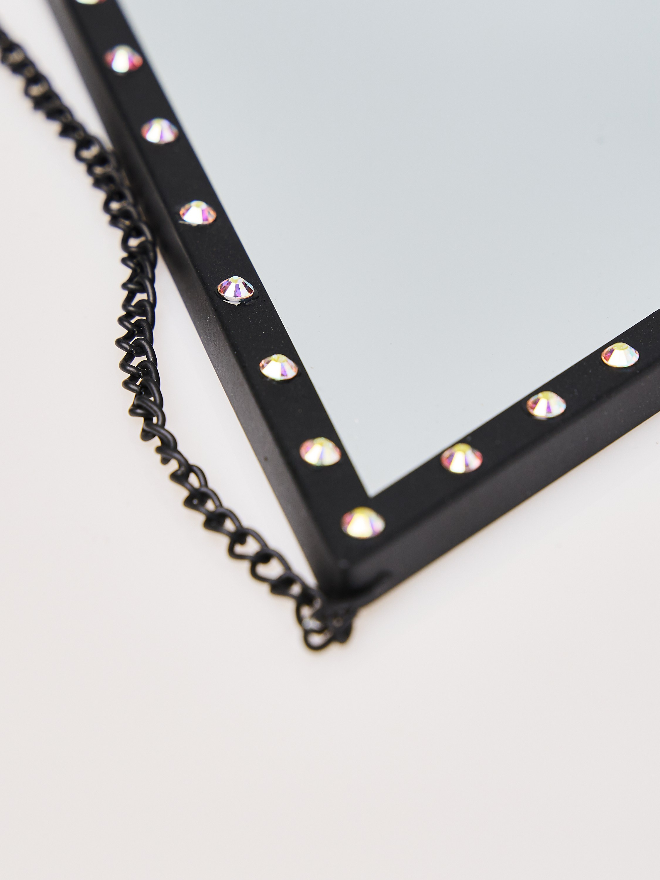 Фото и видео для маркетплейсов — универсальный клей