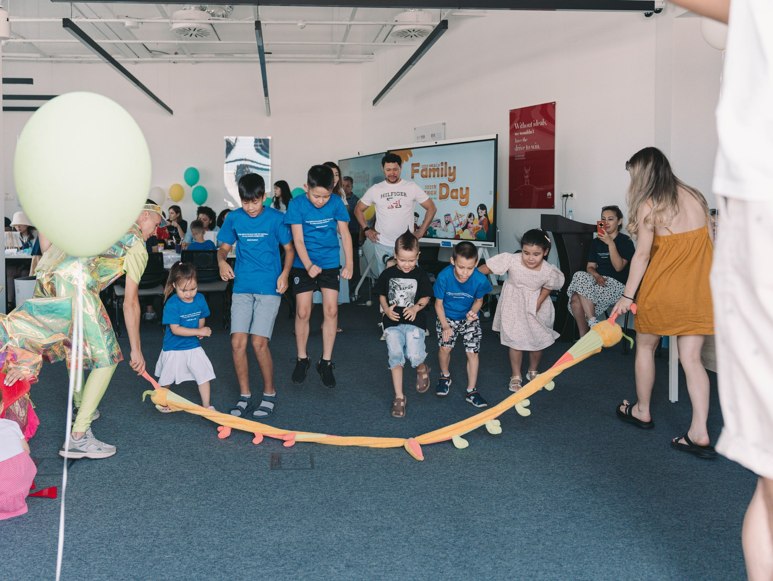 Сотрудничество с компанией Huawei Technologies Kazakhstan. Репортажный фотограф в Алматы Цой Сергей