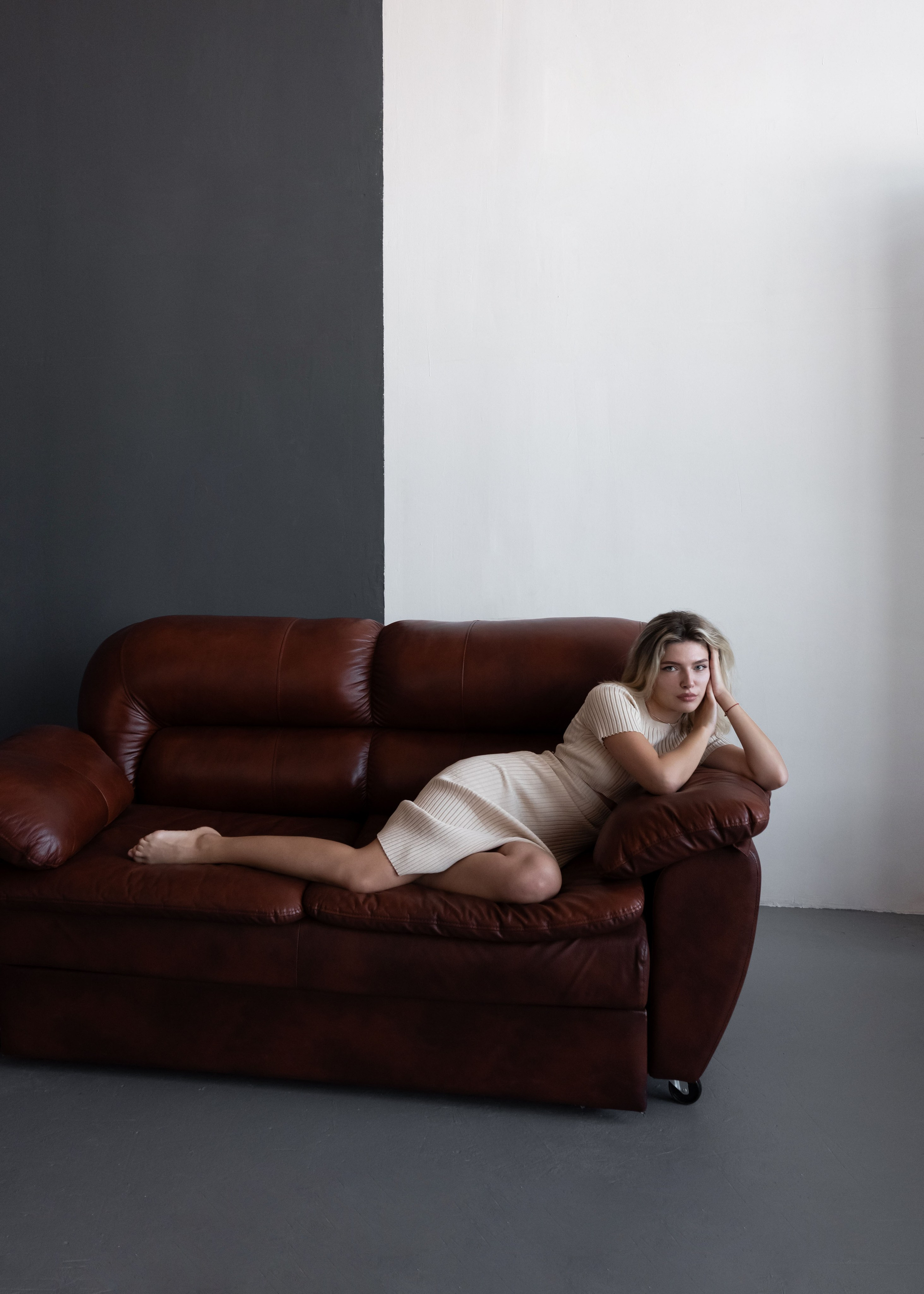 Дарья индивидуальная студийная фотосессия. Профессиональный фотограф в Твери Иванова Юлия