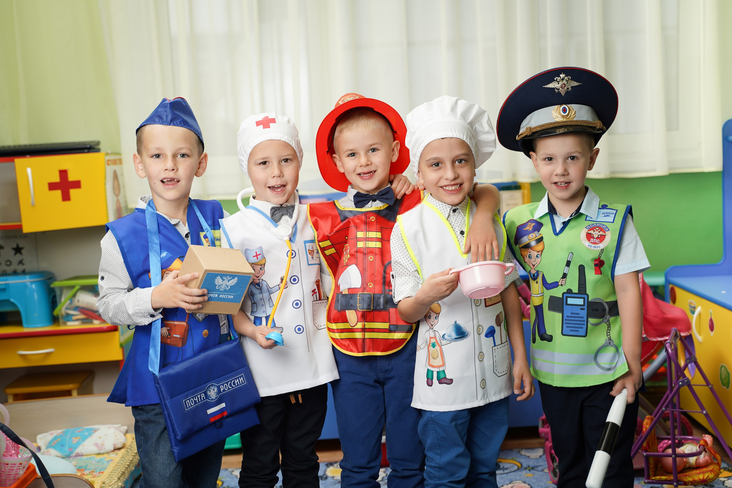 Выпускные альбомы для детских садов в Красноярске от AlbomKras 🎀🍀. AlbomKras -выпускные альбомы Красноярска с авторским дизайном и качественной фотосъемкой! ⭐⭐⭐⭐⭐ 5.0