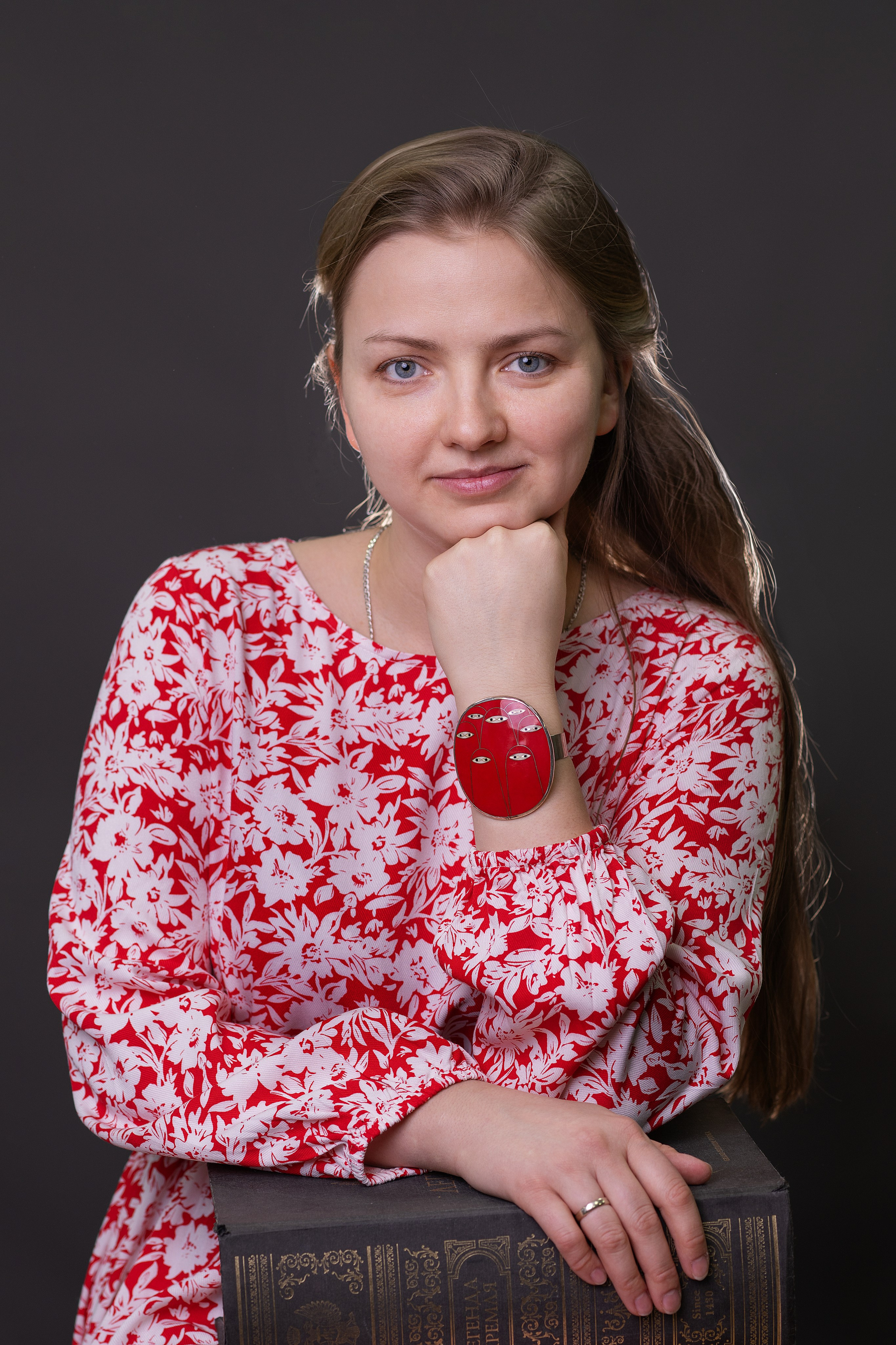 Студийные женские портреты. Главная