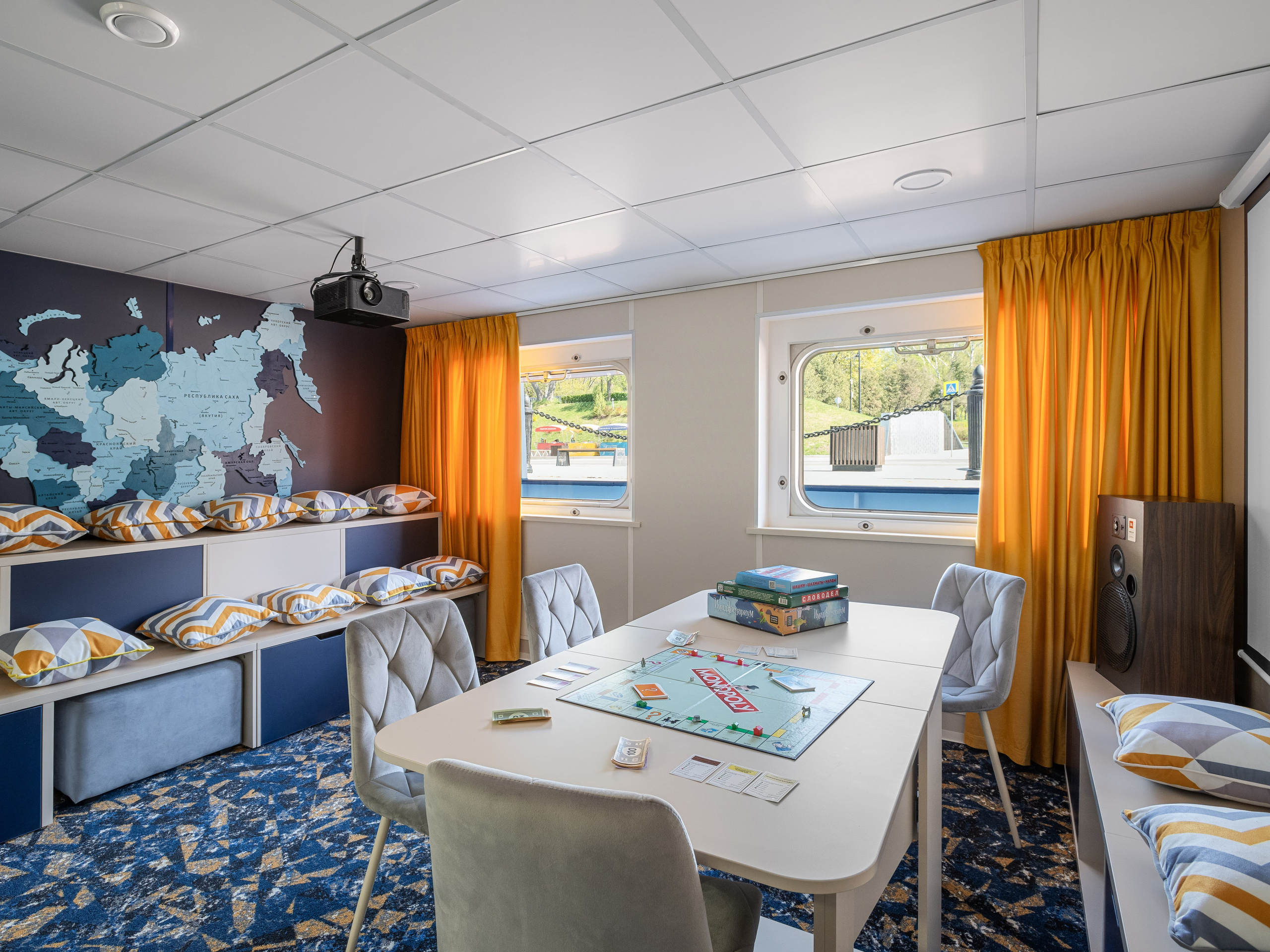 Инфофлот. Вячеслав Лазарев фотографирую интерьеры