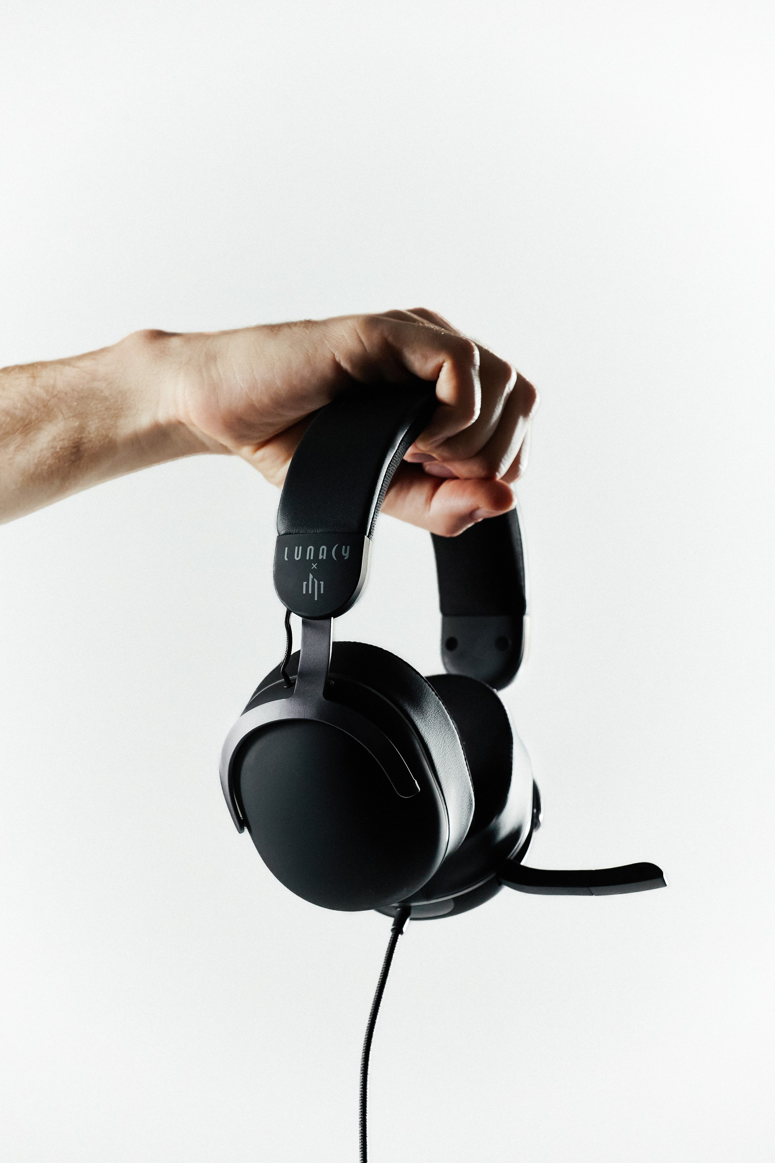 Наушники от Бустера. ФОТОГРАФ МОСКВА