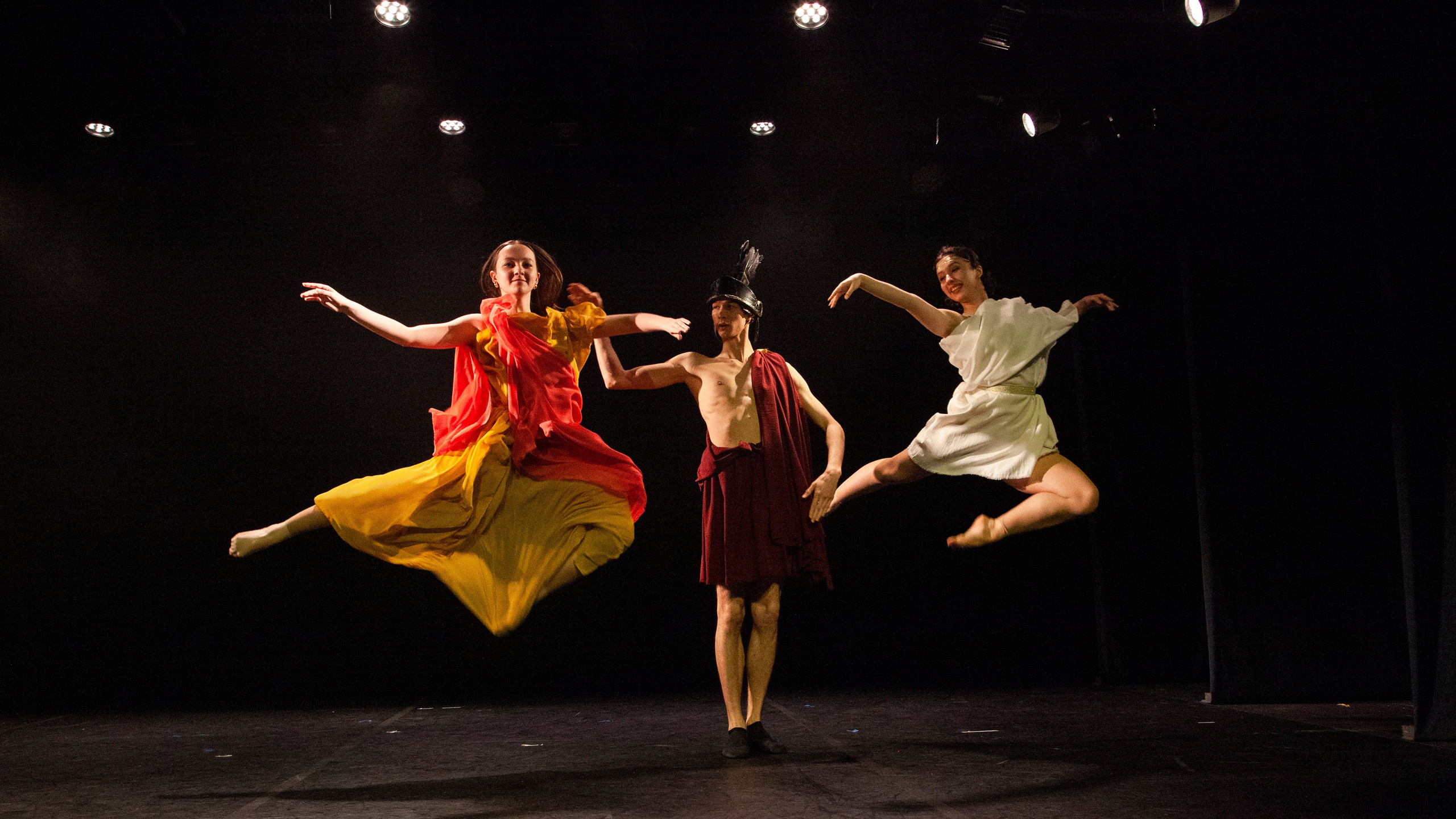 Театральная фотография. Фотограф Лазарина Кучменова