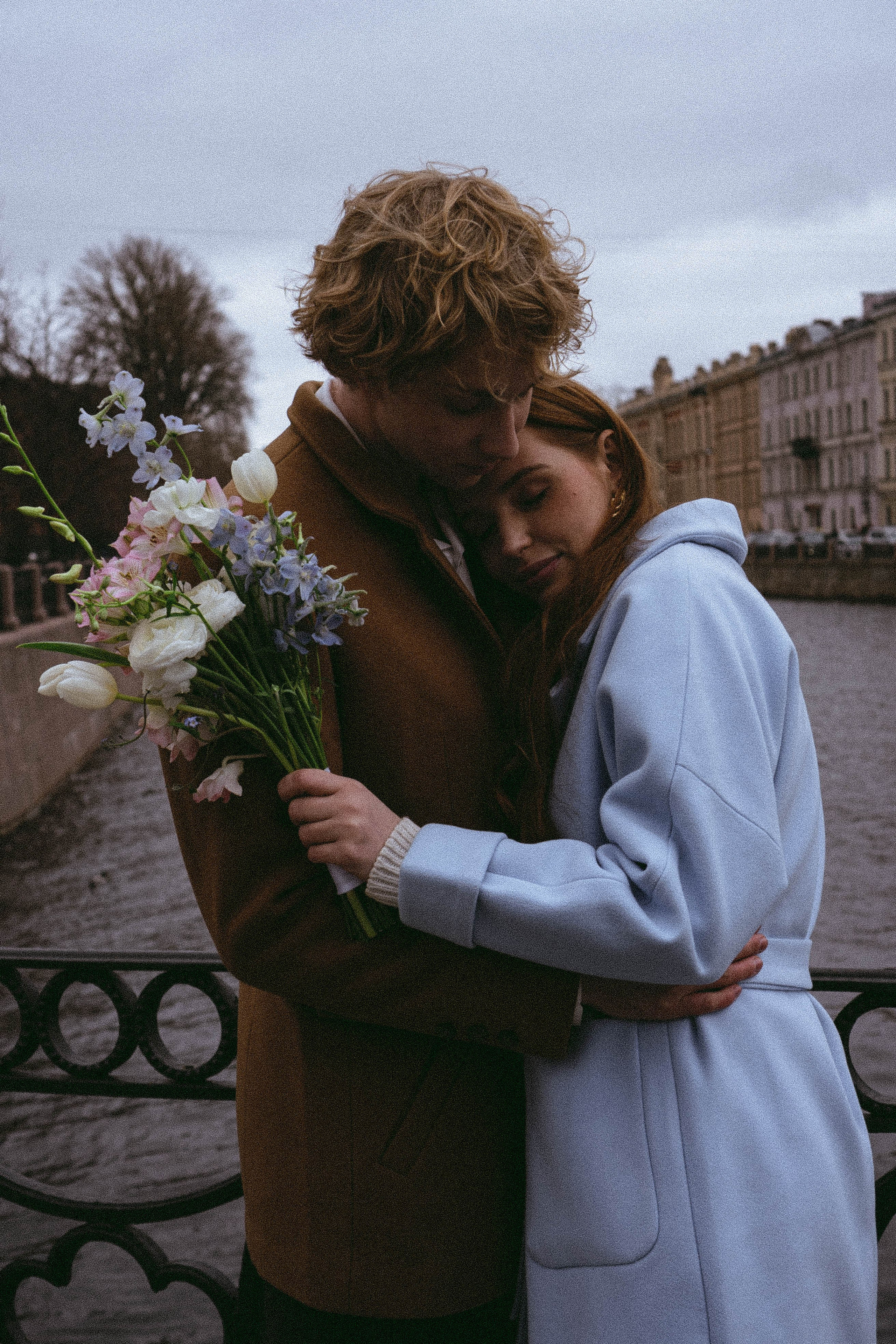 СВАДЕБНАЯ СЬЕМКА В ОТЕЛЕ. СБОРЫ ЖЕНИХА И НЕВЕСТЫ И ТАКЖЕ ТОР И ПОДГОТОВКА К ПРОГУЛКЕ И ПРОГУЛКА ПО ПЕТРОГРАДКЕ. Профессиональный фотограф, Санкт-Петербург — Виктория Богомолова