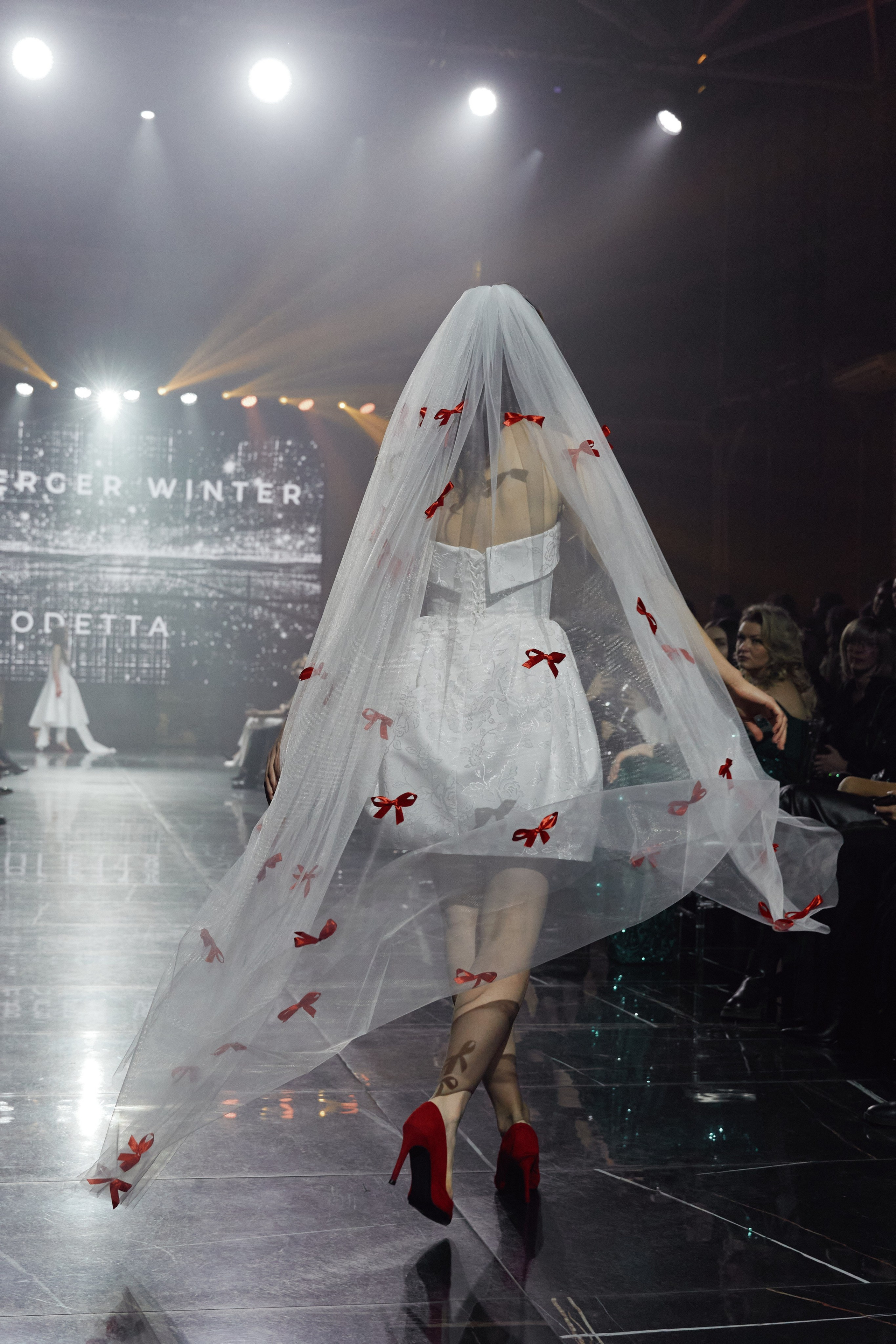 Показ KAMERGER | ODETTA. Свадебный фотограф и видеограф из Санкт-Петербурга Агарков Никита