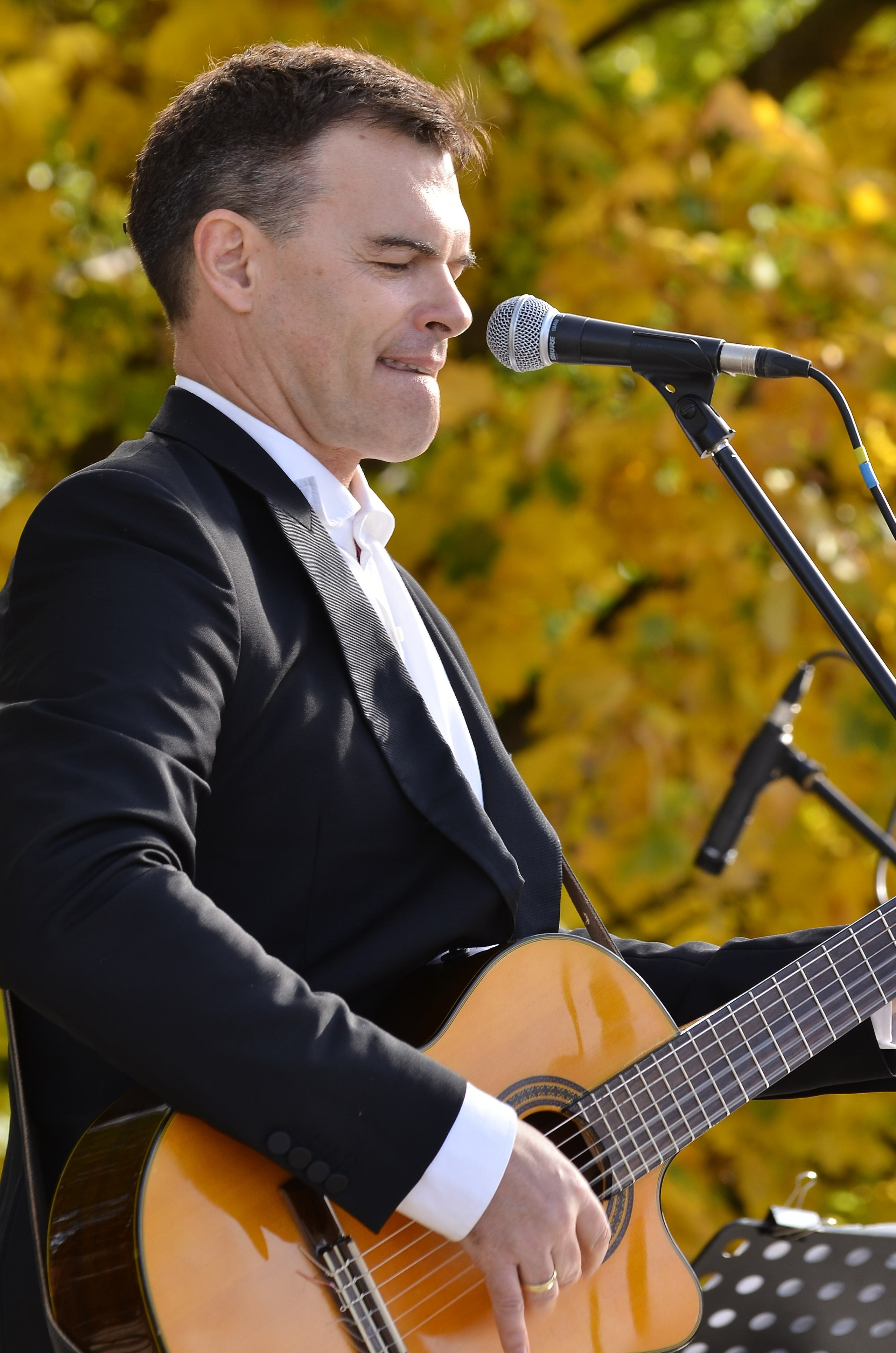 Евгений Дятлов. ФОТОГРАФ ВАШИХ МЕРОПРИЯТИЙ РЯЗАНЬ СЕРГЕЙ КЛЮЕВ Концертная фотография близка к репортажу и портретной съемке