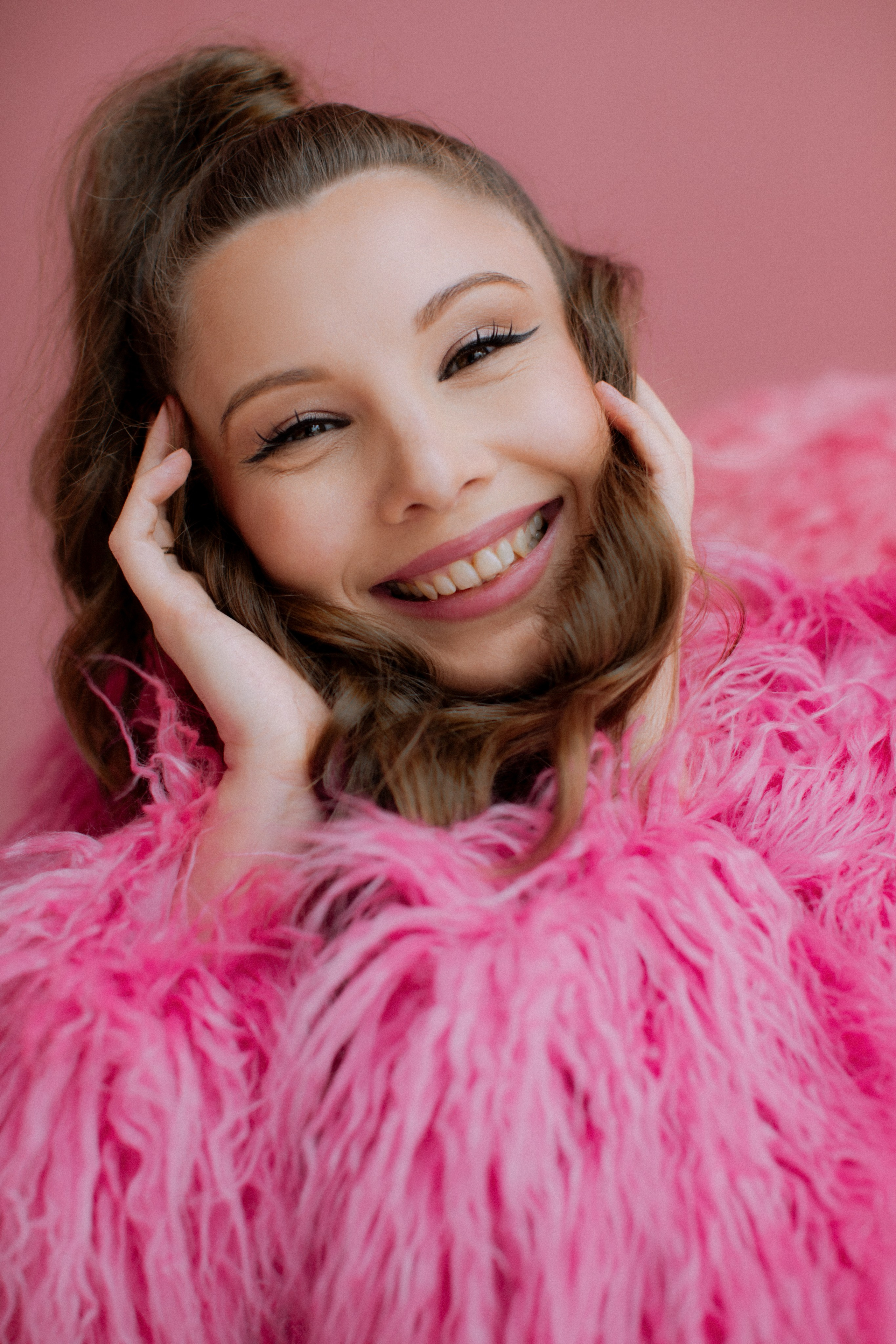 Алена. Фотосессия в розовой студии. Фотограф в Москве Ольга Сатони