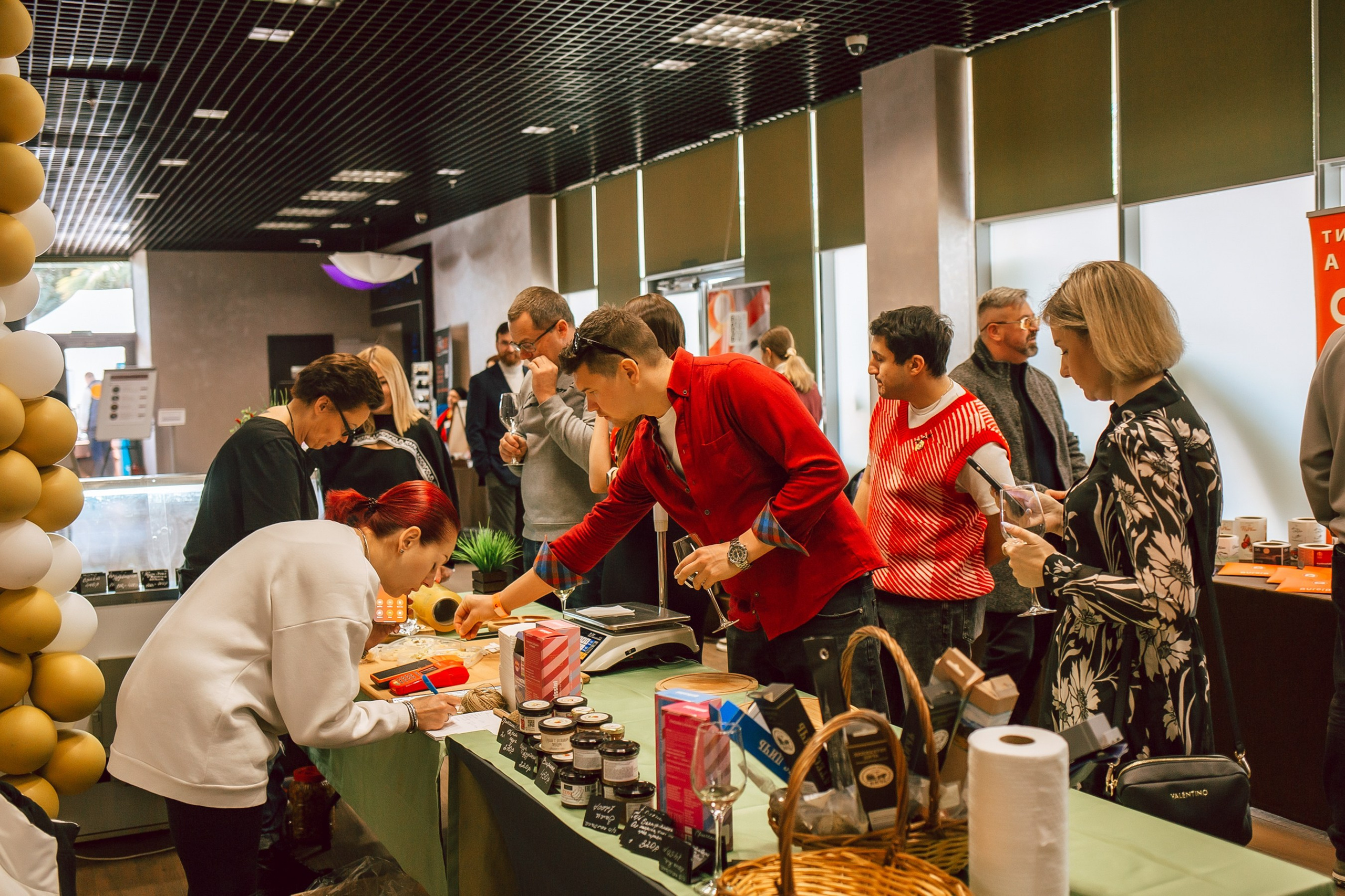 Фотограф на винные фестивали и дегустации в Сочи — Репортаж и цены. Фотограф Сочи Адлер. Солькаева Анастасия