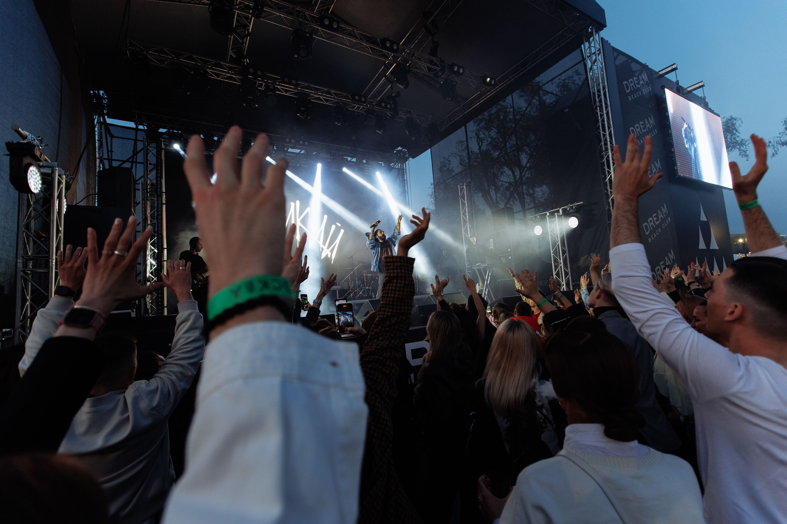Остров мечты Dream Beach Club (Открытие открытого бассейна в Москве). Репортажный фотограф на мероприятие в Москве Алексей Терентьев