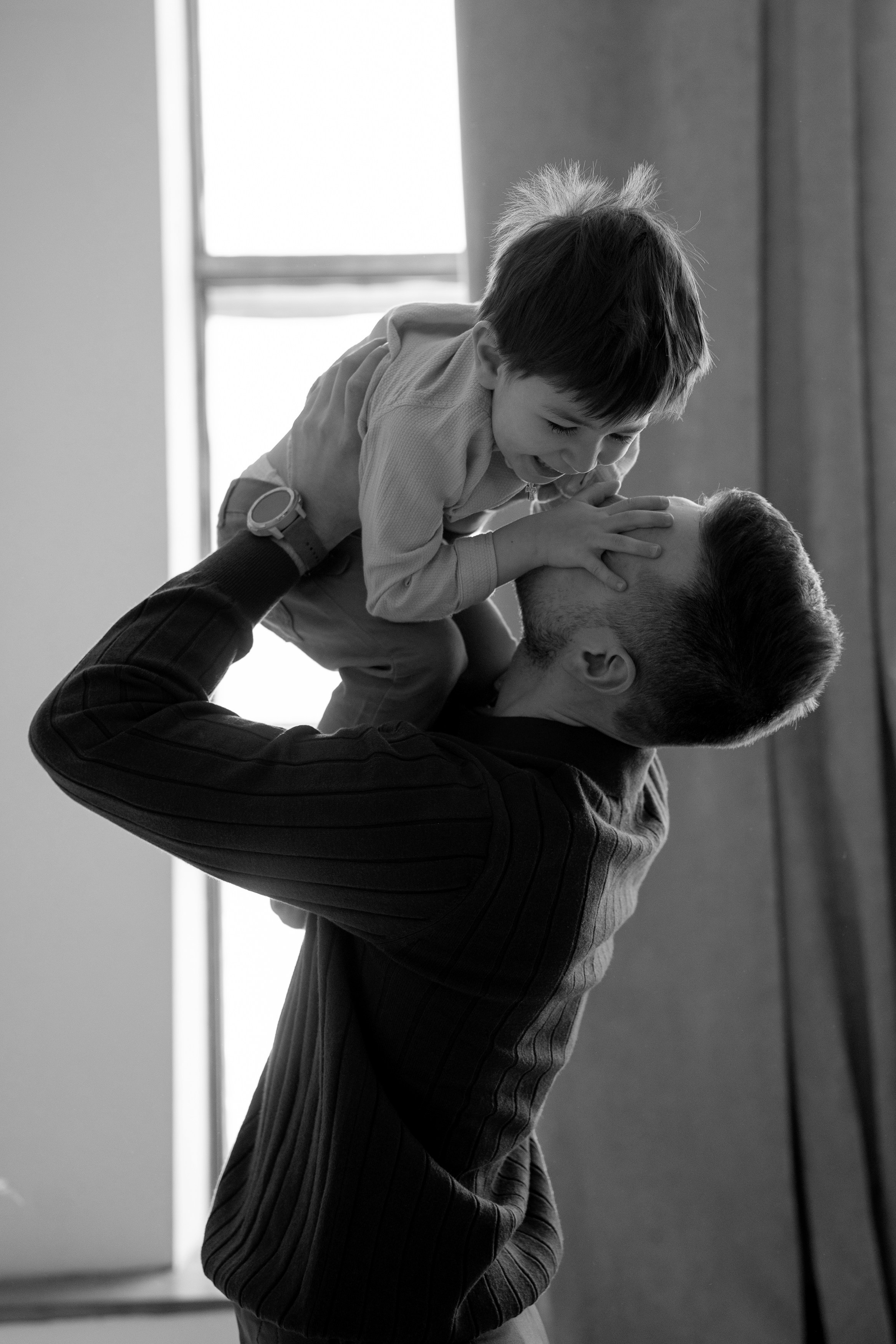 Семейная фотосессия в студии. Портретный фотограф Олеся Владимирова в Москве