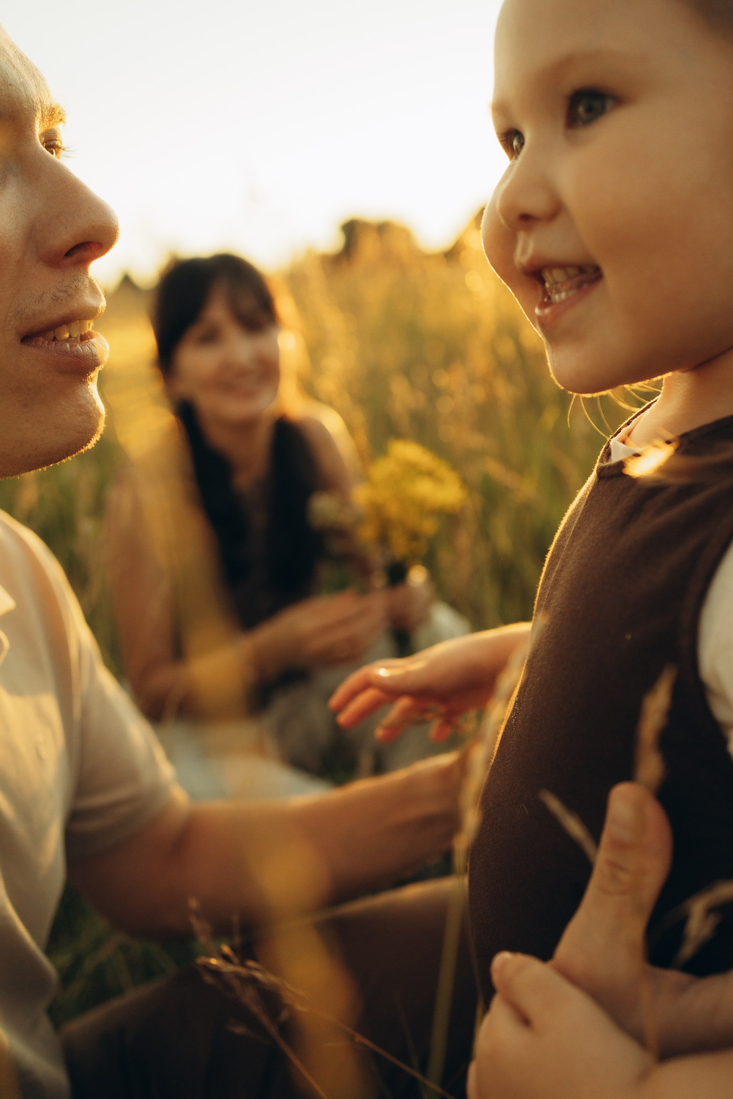 На природе. Семейный фотограф Новосибирск Фотограф на выписку Новосибирск