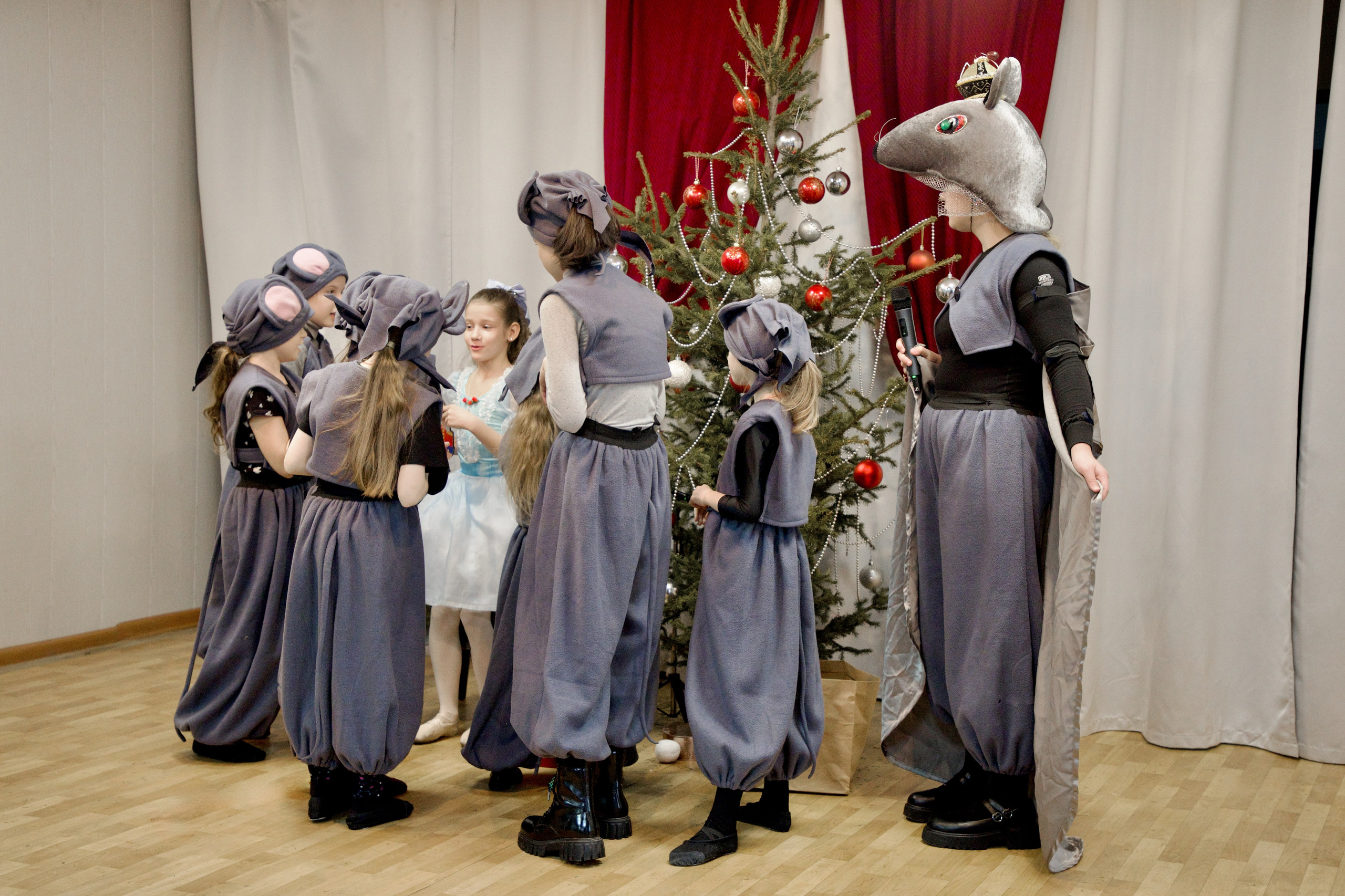 Разные выступления. Школьные выпускные альбомы в Москве Марина Николаева