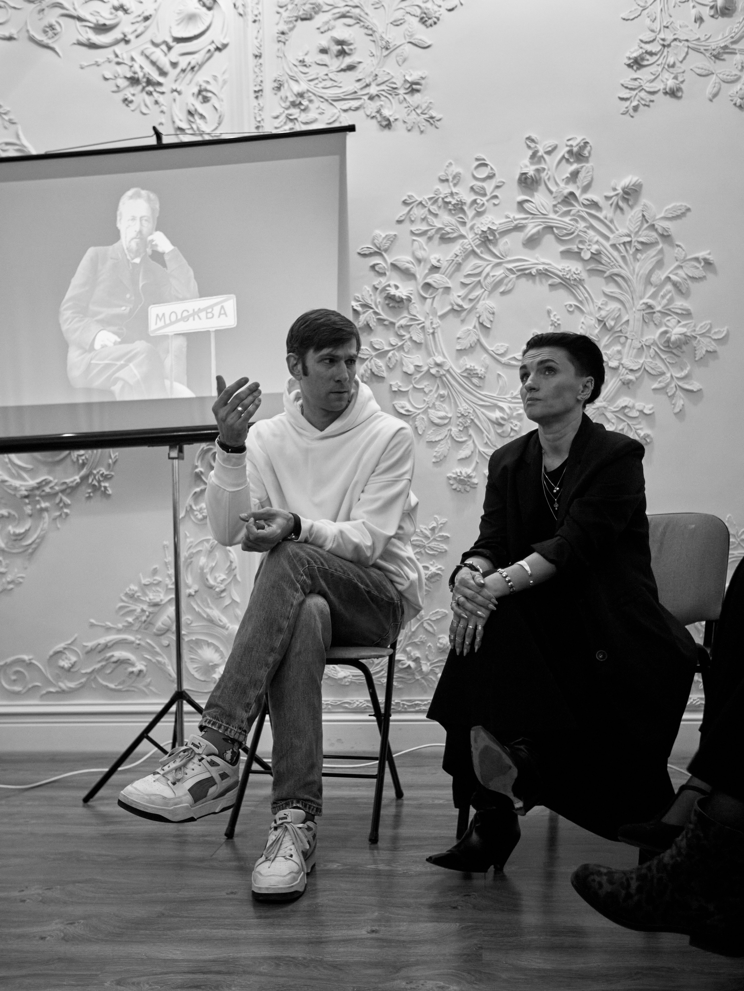 Проект «Соображаем на троих» лекция по А. Чехову в салоне «Аврора». Фотограф Юлия Маринина