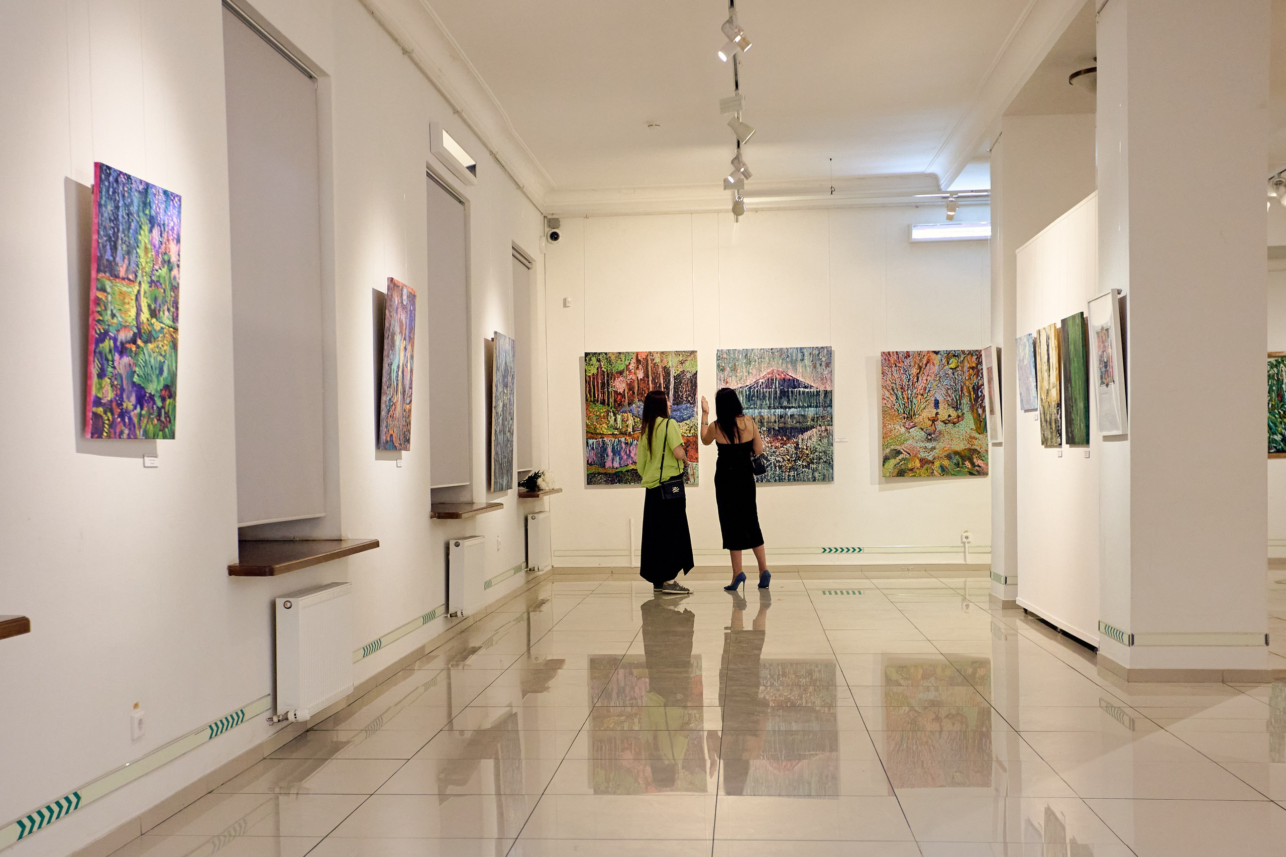 Летний сад дизайнера — открытие выставки. Фотограф Юлия Маринина