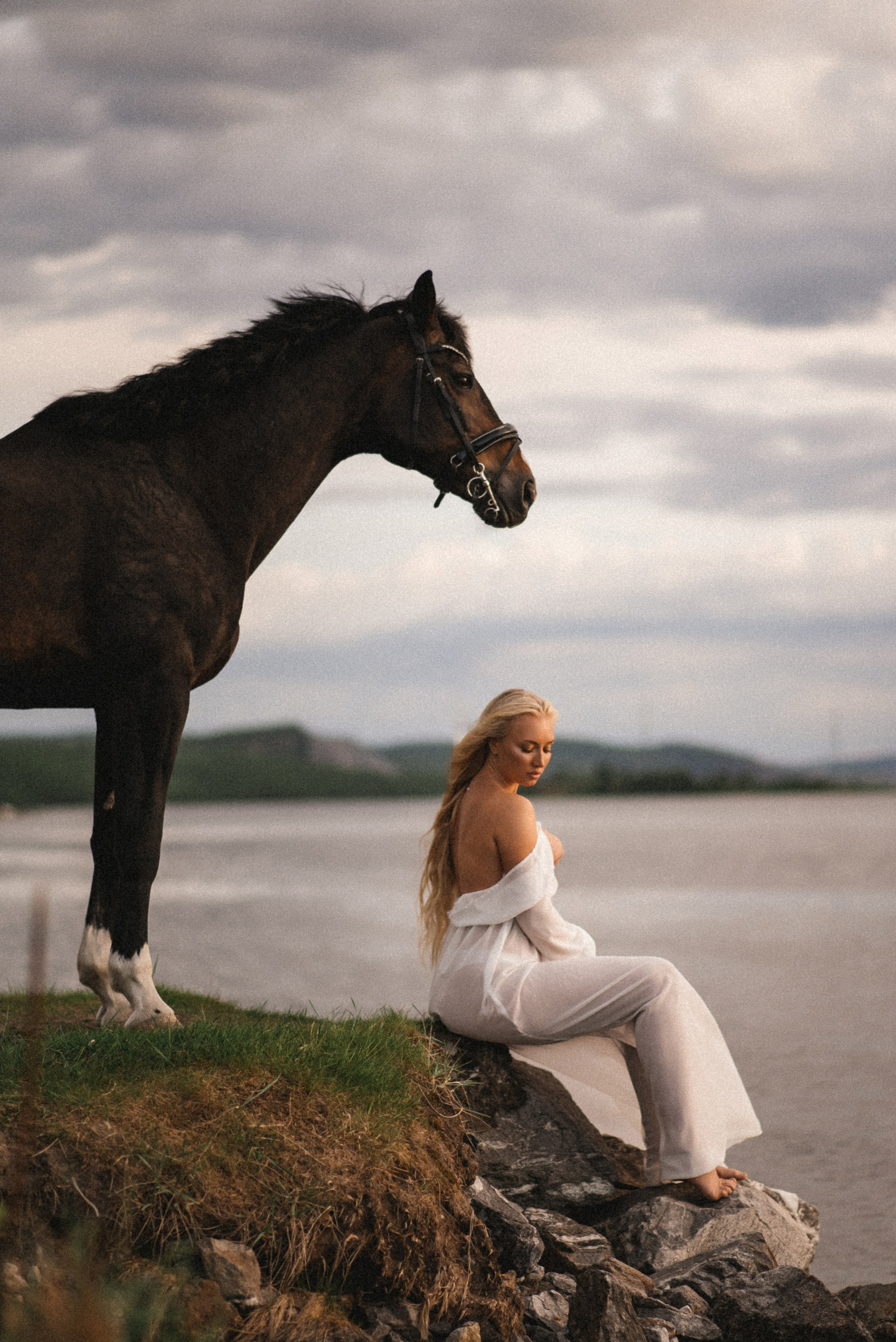 Валерия. Атмосферная фотосессия с лошадью. Фотограф в Мурманске Екатерина Рудак