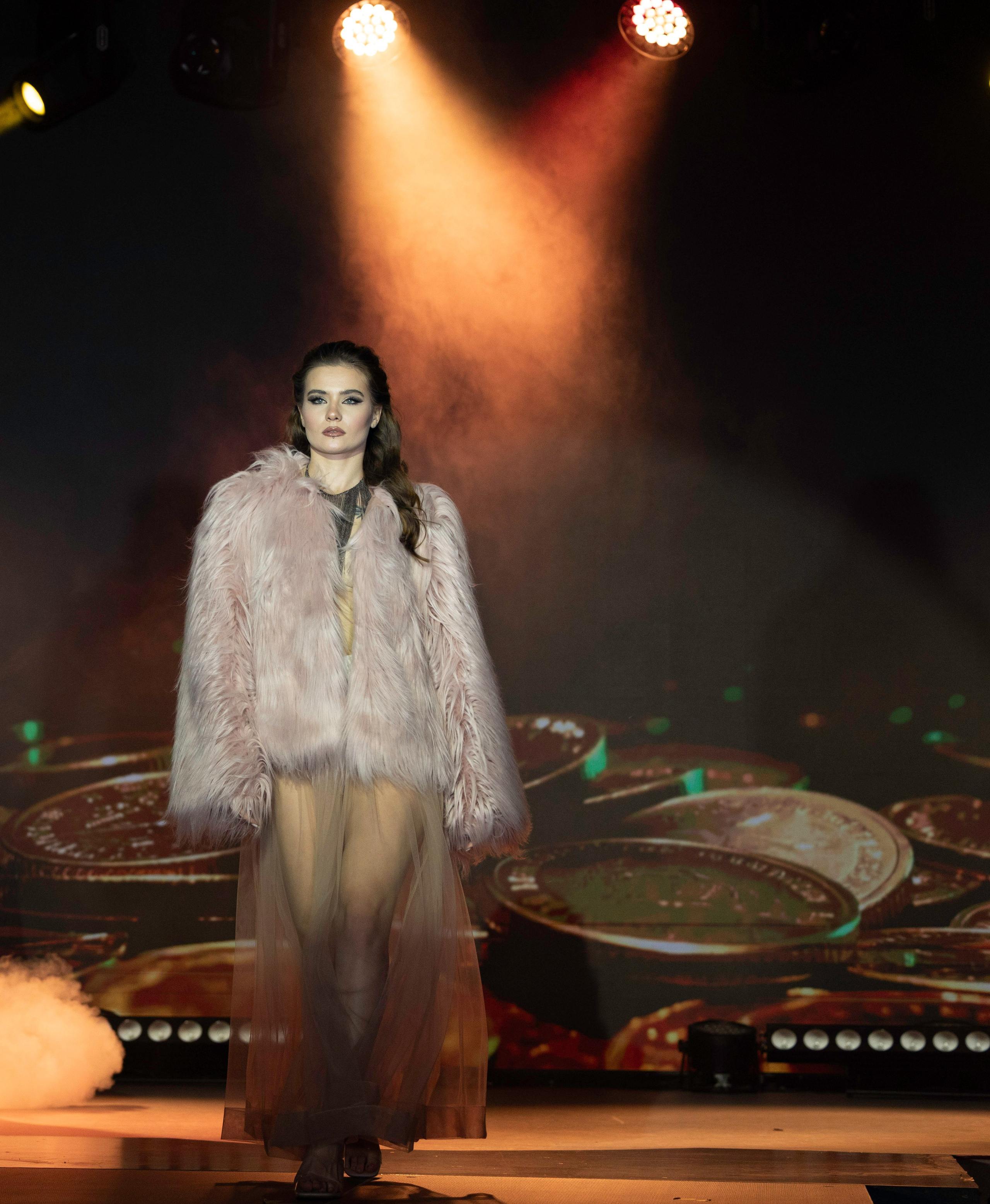 Модный показ «ИСКУШЕНИЕ» Казино Шамбала. Фотограф Olya Posnimay