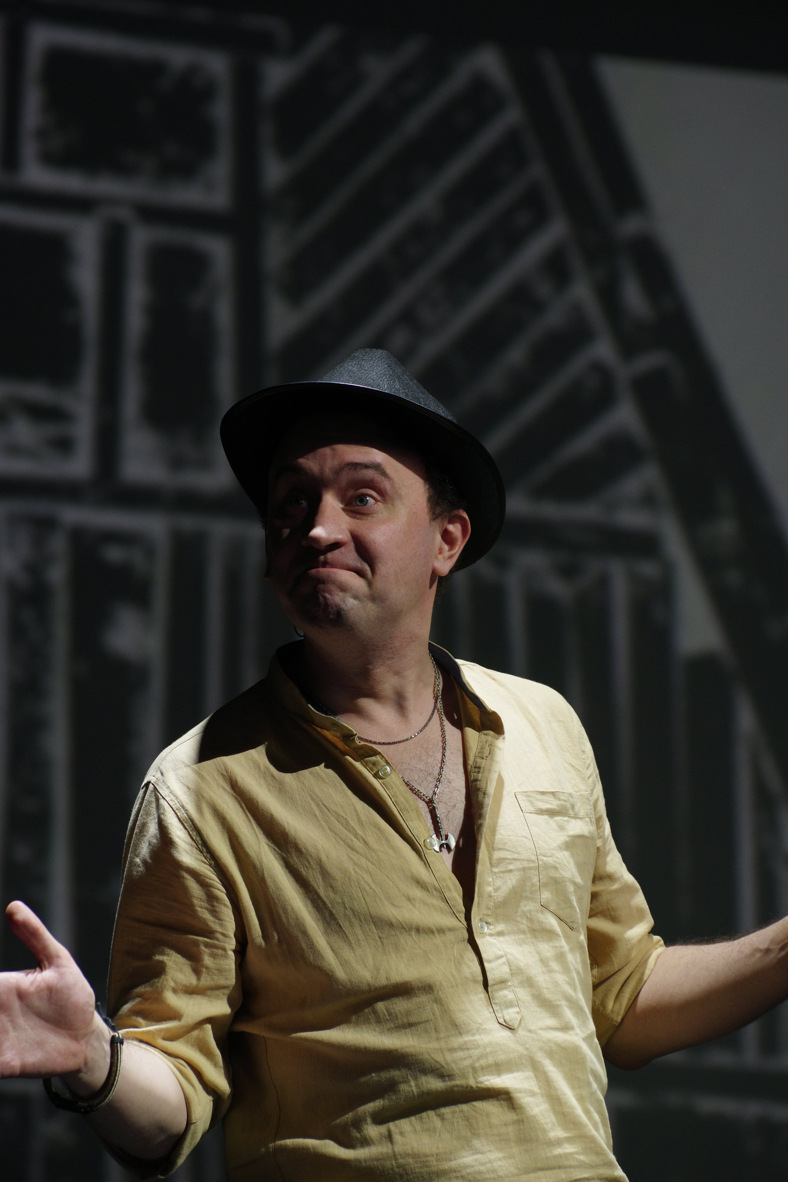 Театр И-Он, Люди и мыши. Семейный и детский фотограф Антон Зорин