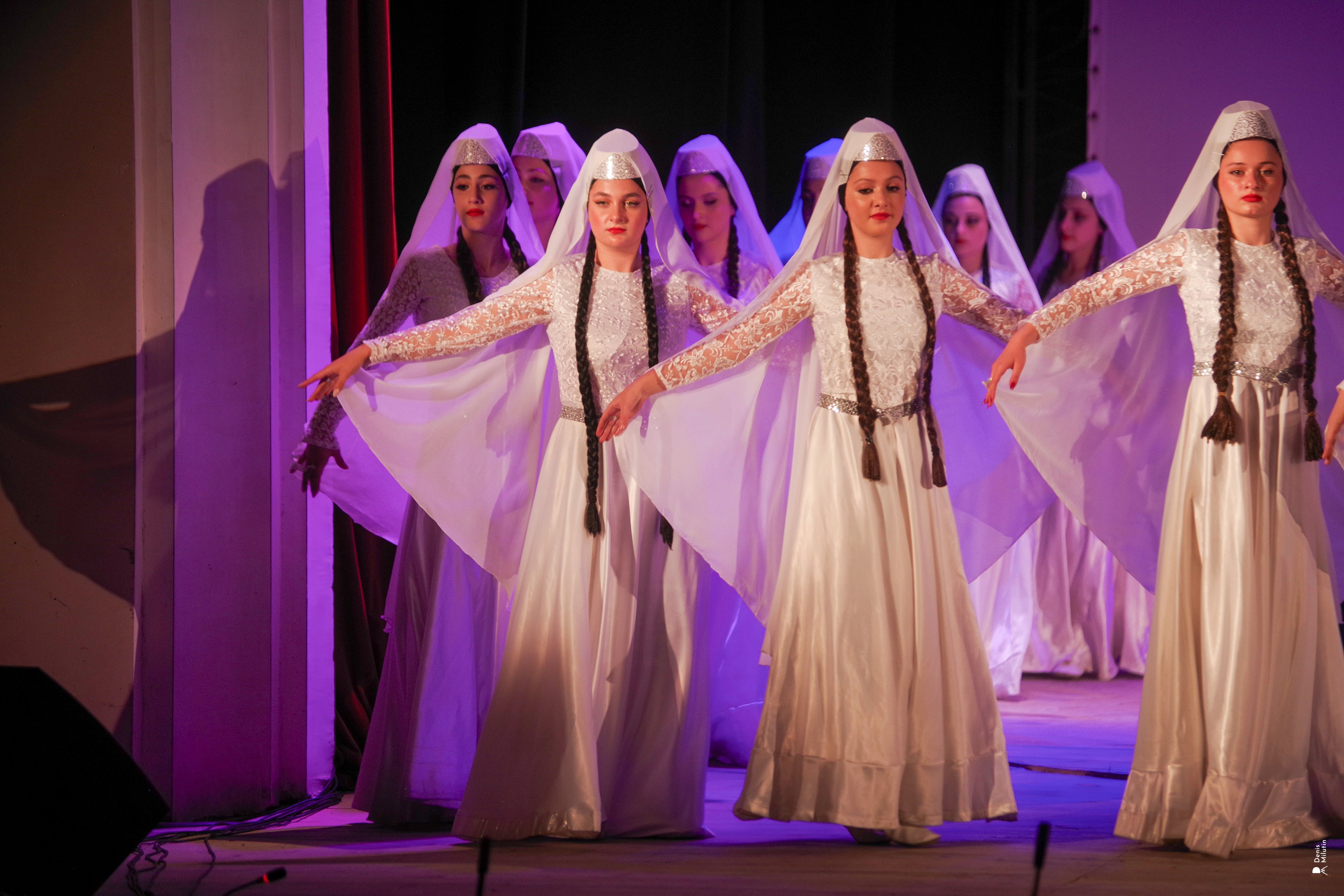 Танцы в прекрасном Они. Портретный фотограф Денис Милютин