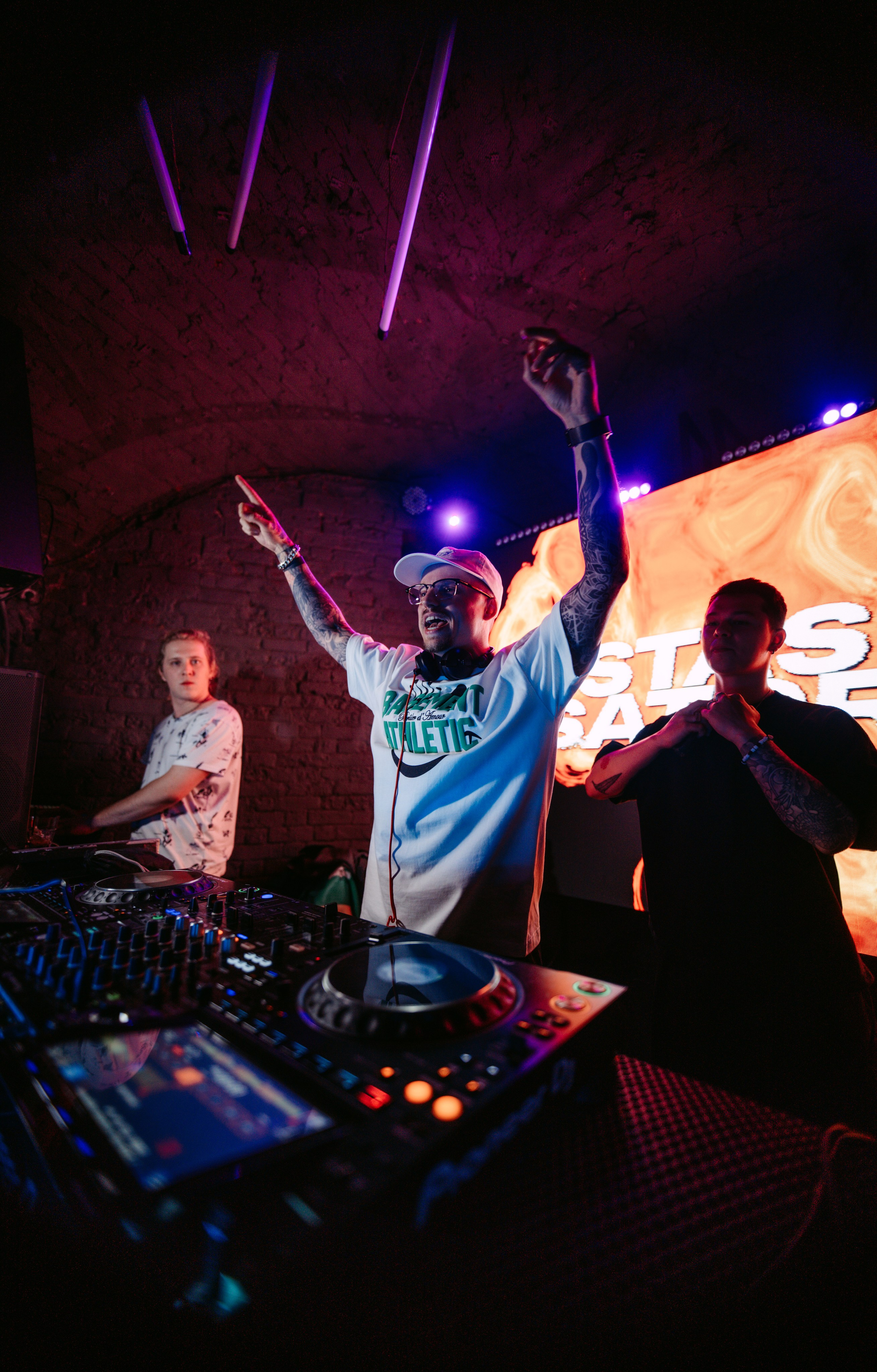 Custom x Медиабаскет. Саша Копылов, фотограф в Казани