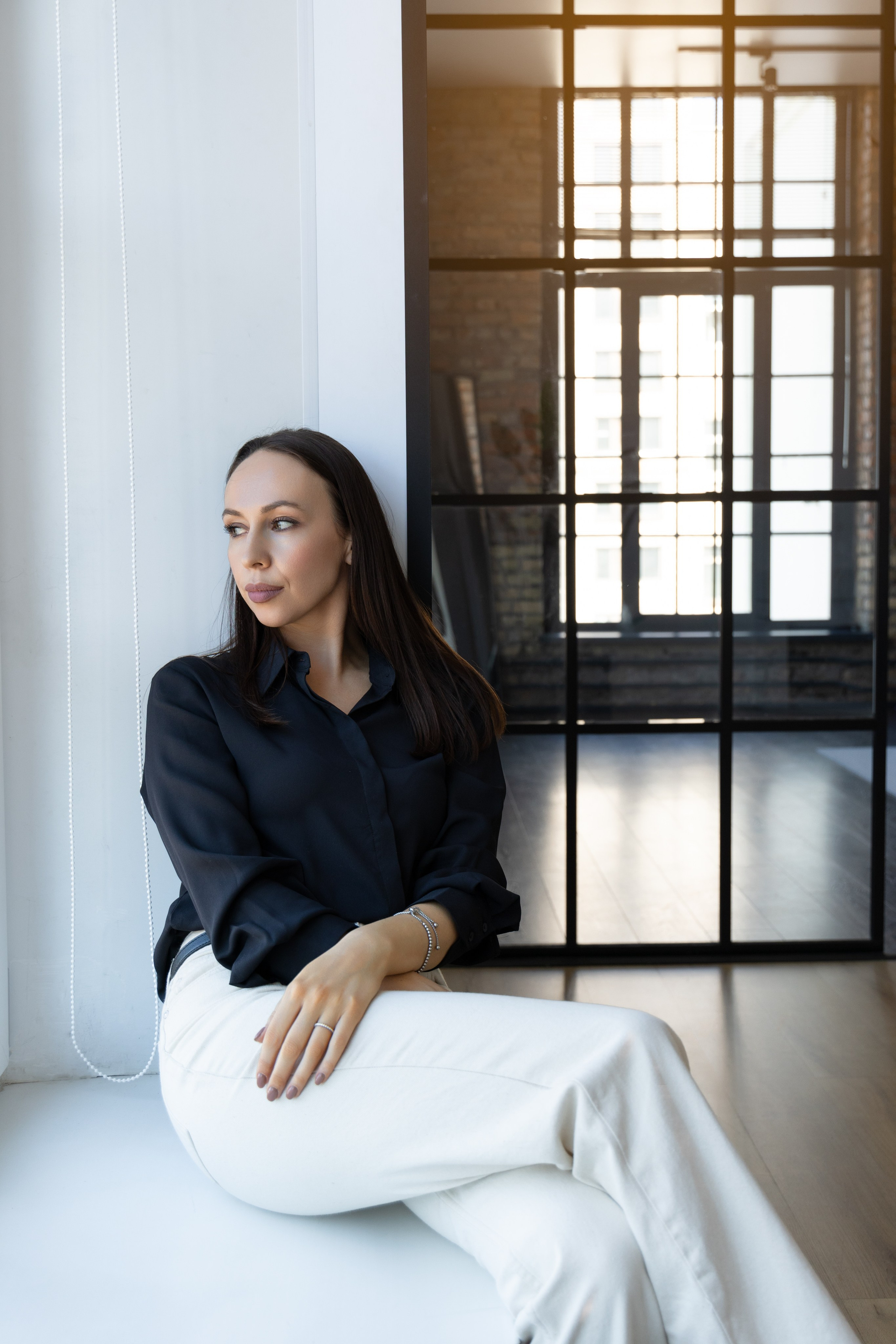 Стилист контент съемка, стильные кадры, фотосессия портрет, фотосъемка для соцсетей, визуал для бренда, фото одежды, контент фотограф спб 